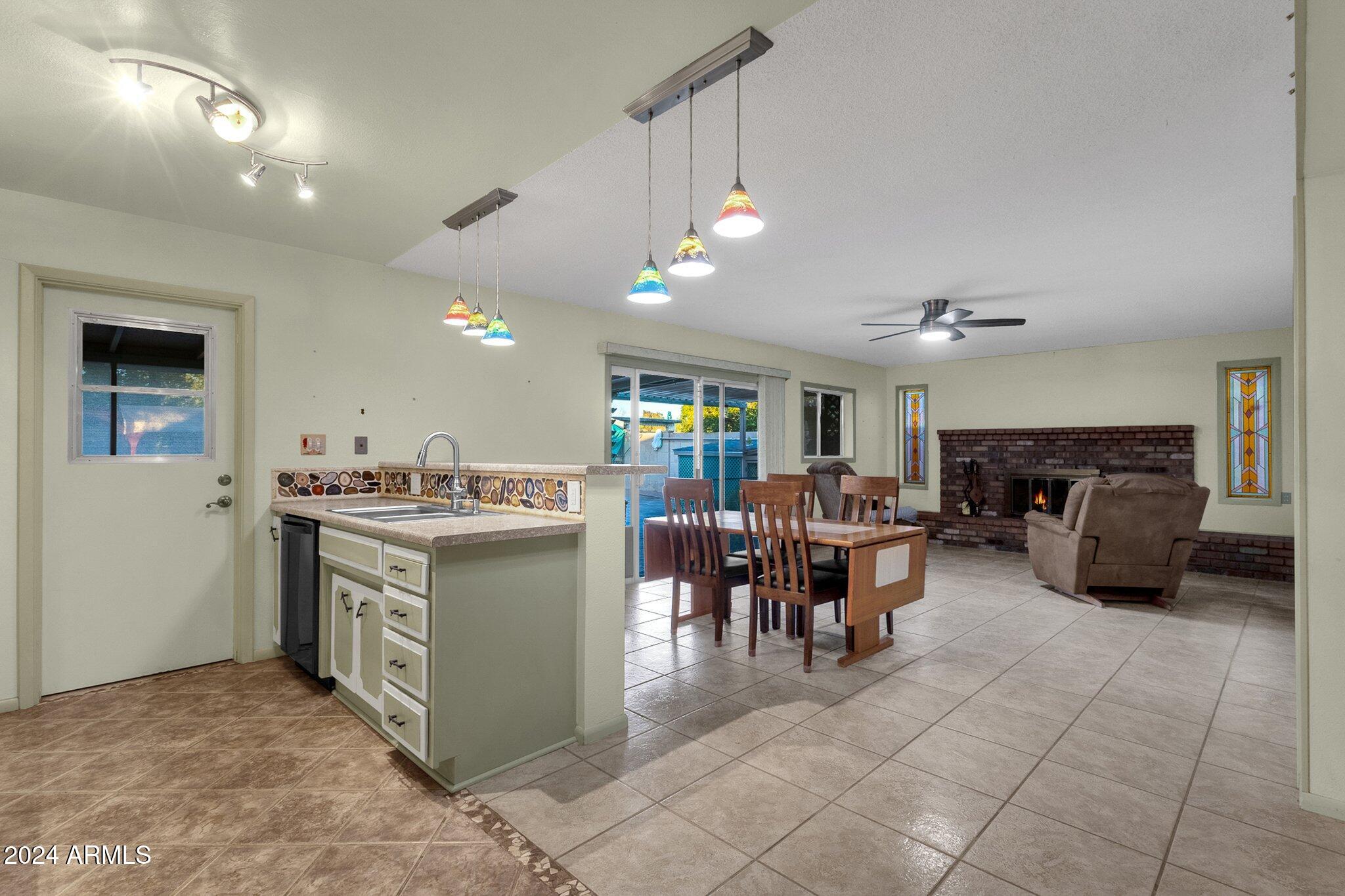 3042 W ACOMA Drive