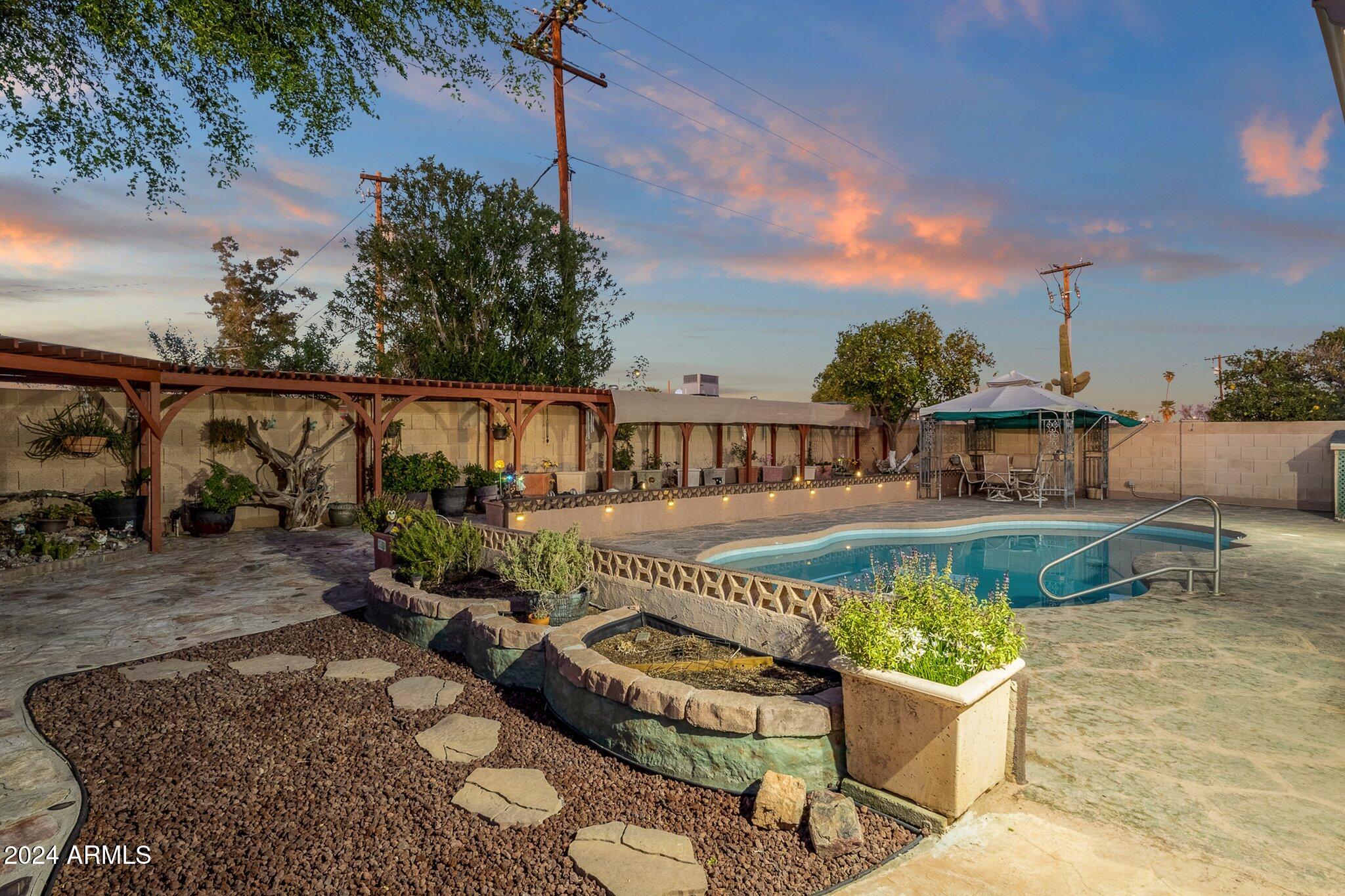3042 W ACOMA Drive