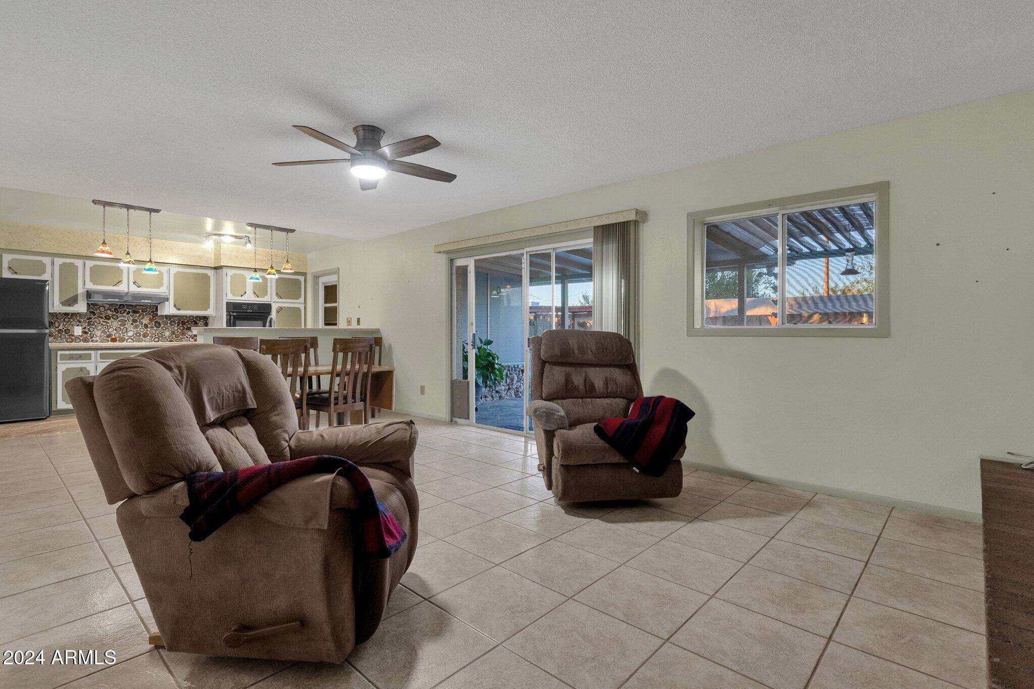 3042 W ACOMA Drive