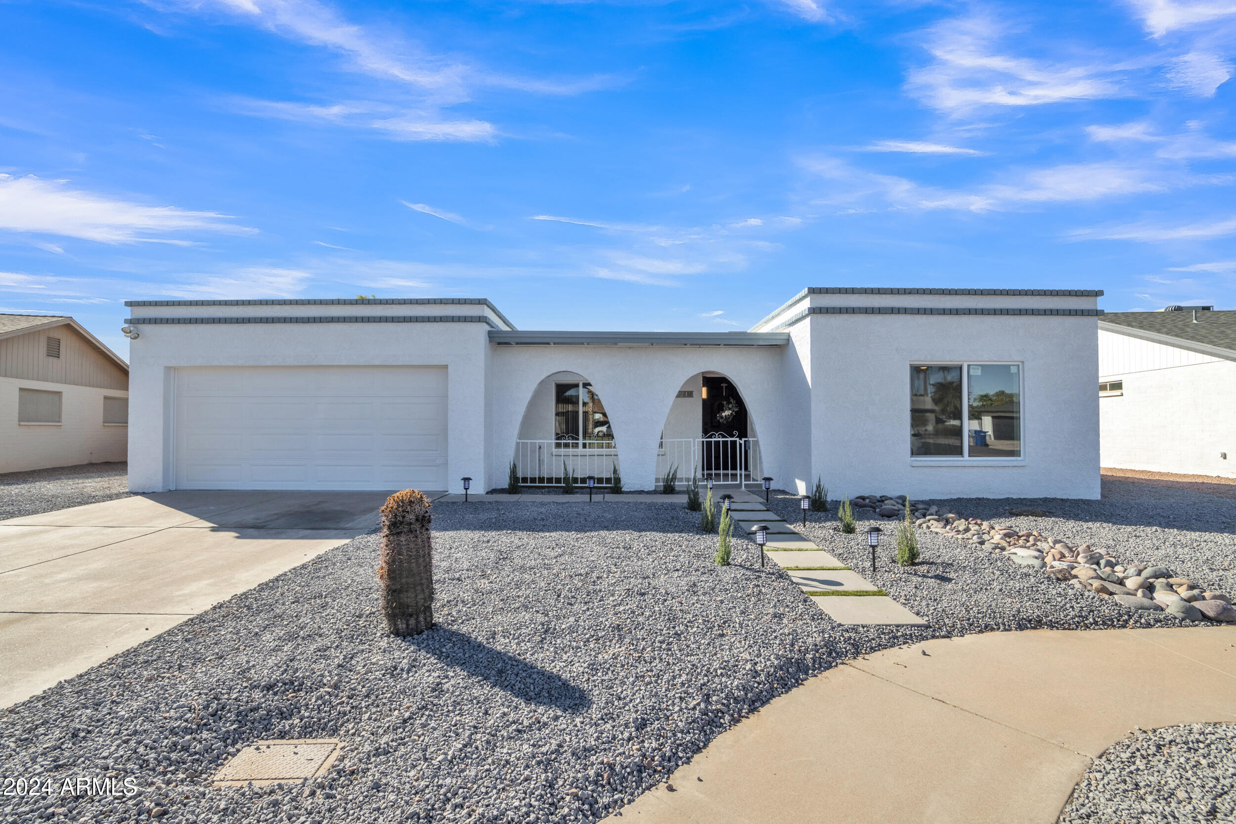 2214 S LAS FLORES