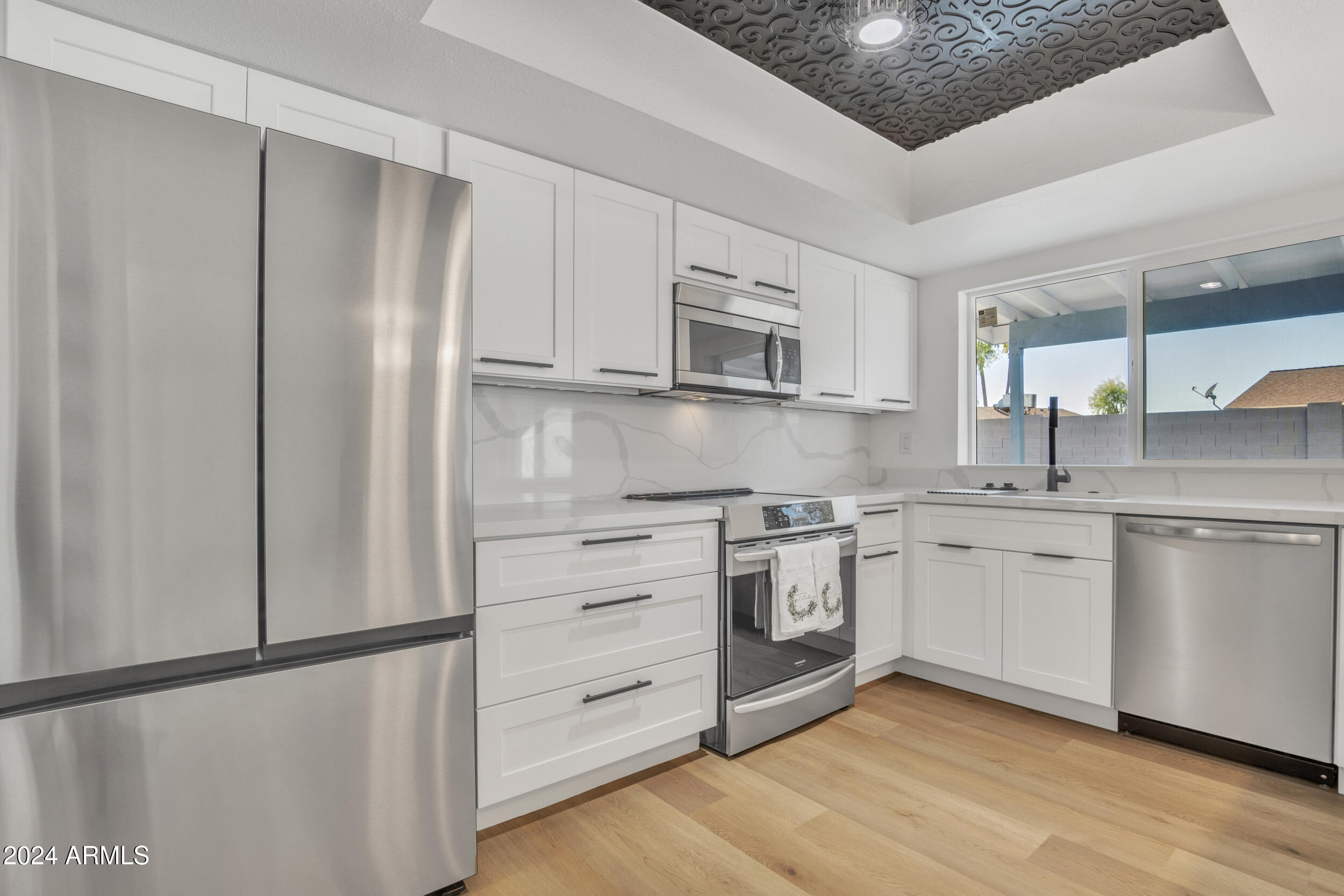 2214 S LAS FLORES