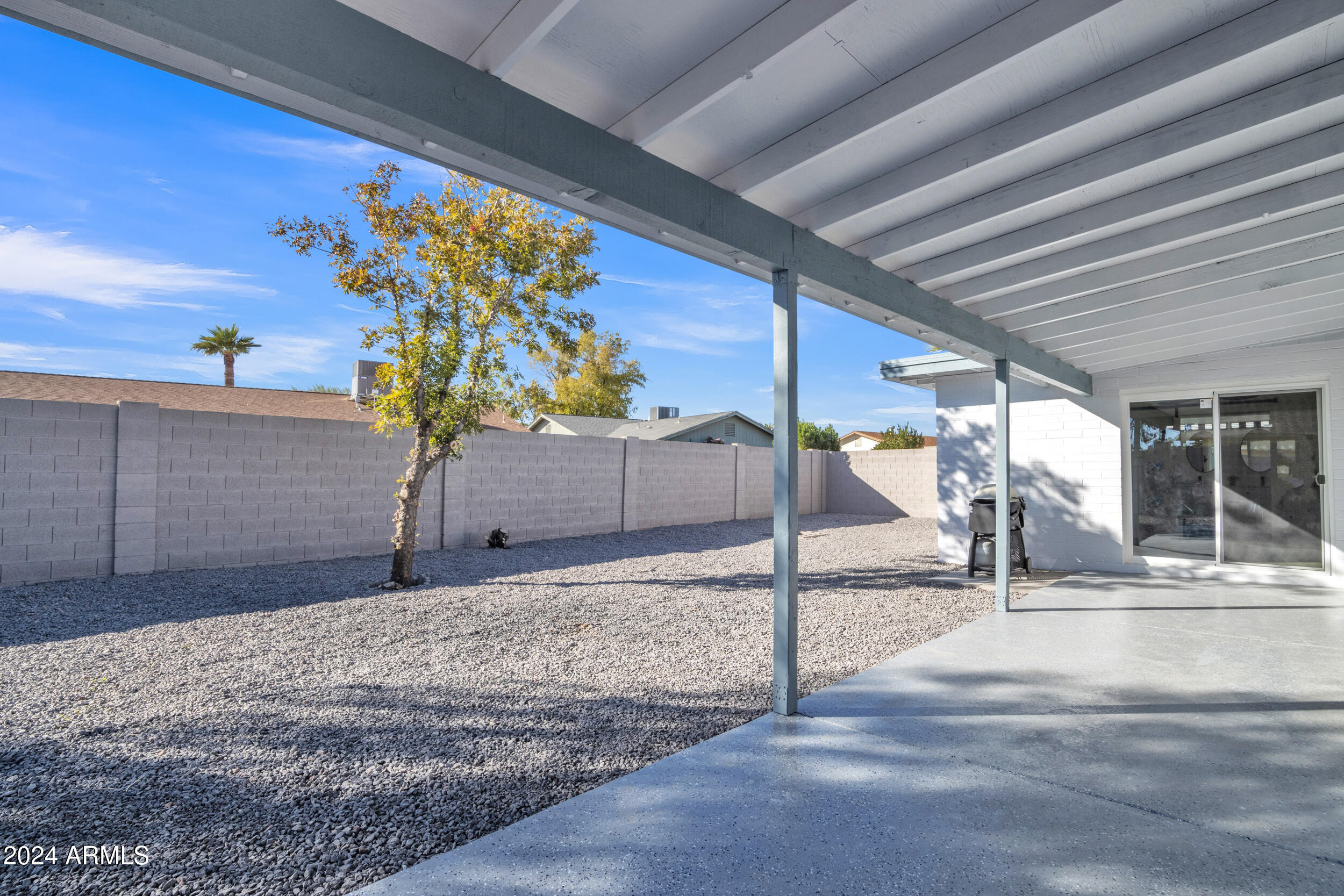 2214 S LAS FLORES