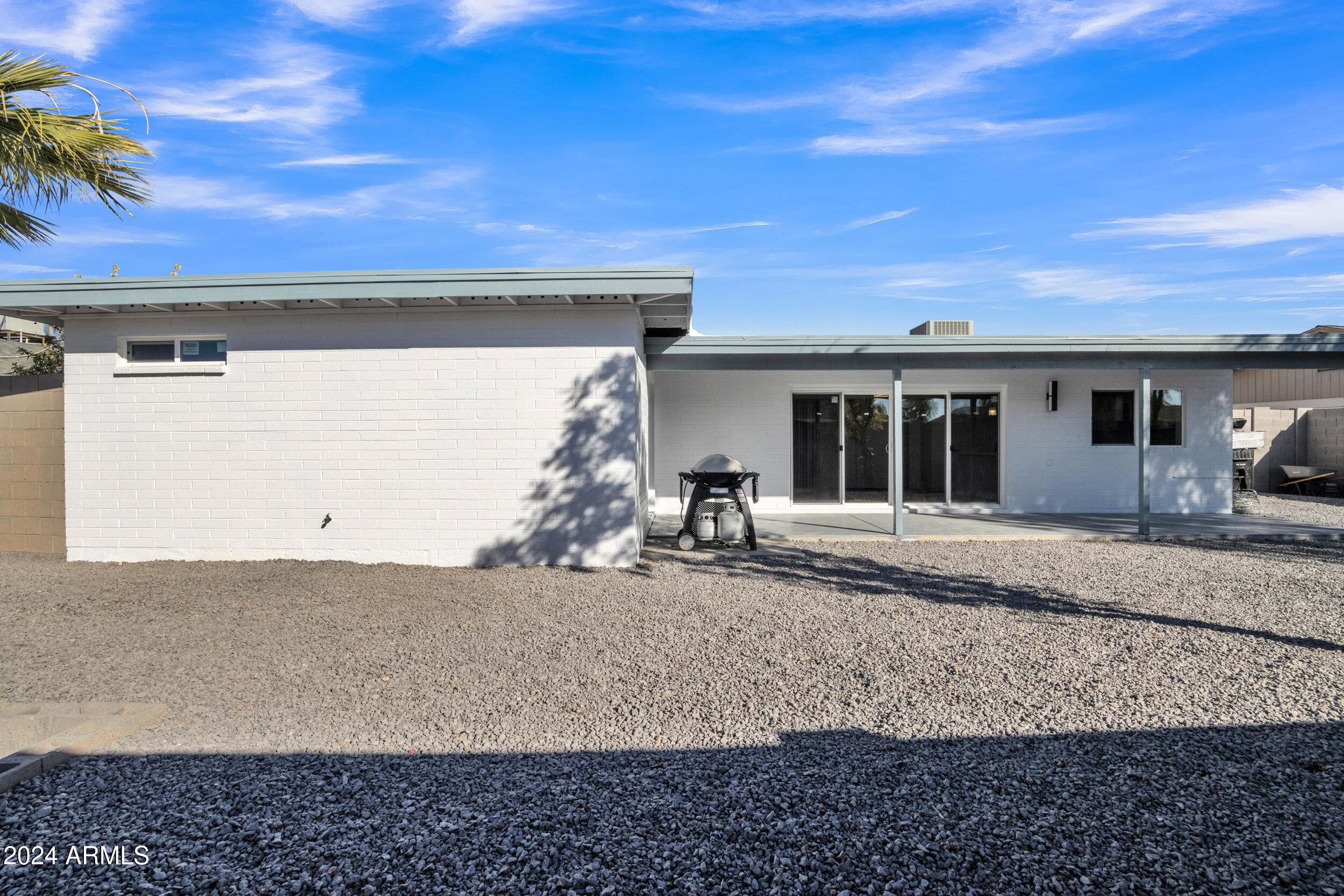 2214 S LAS FLORES