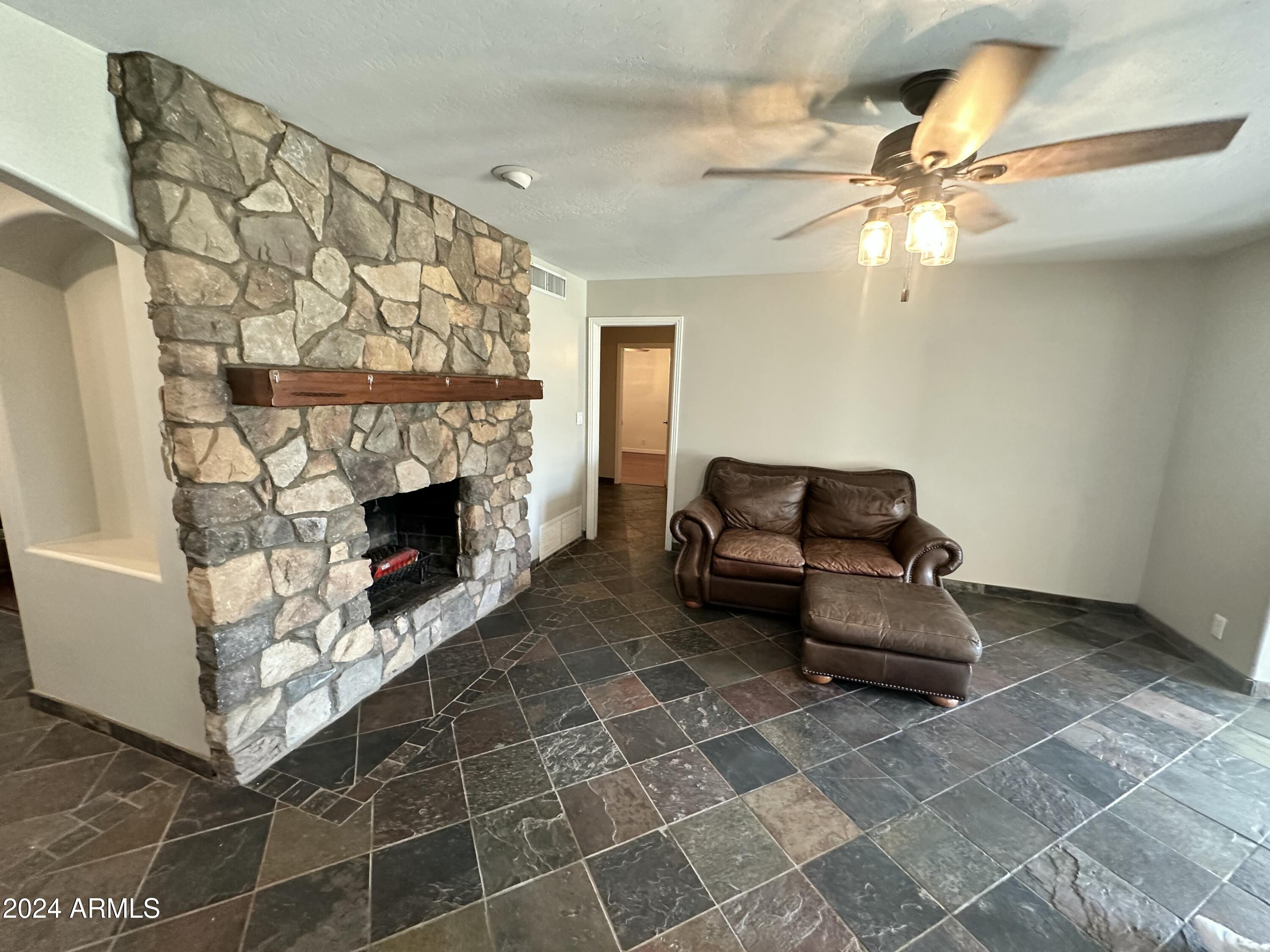 517 E PONY Lane