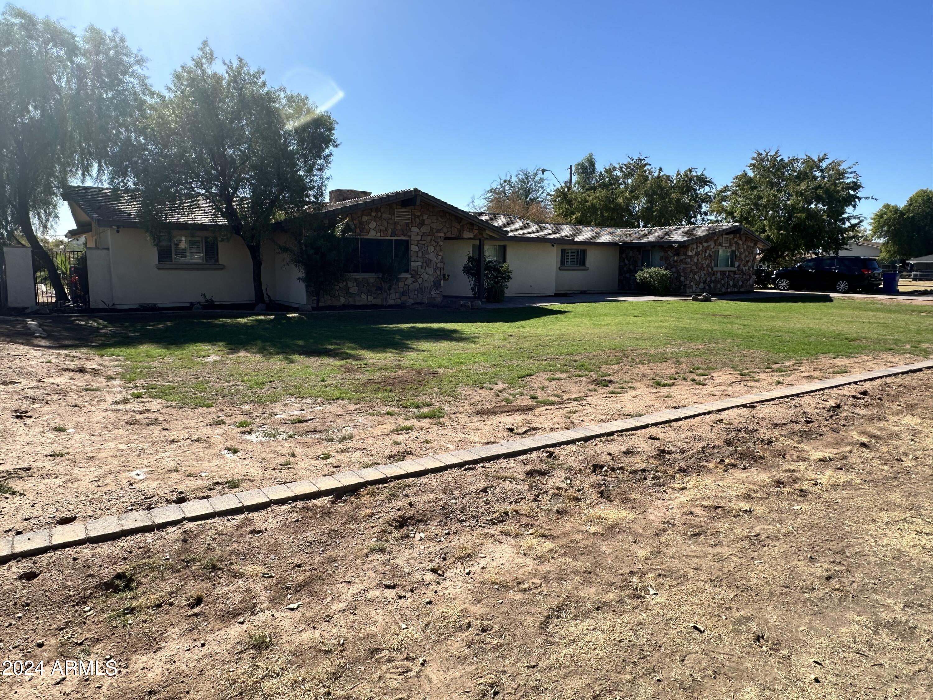 517 E PONY Lane