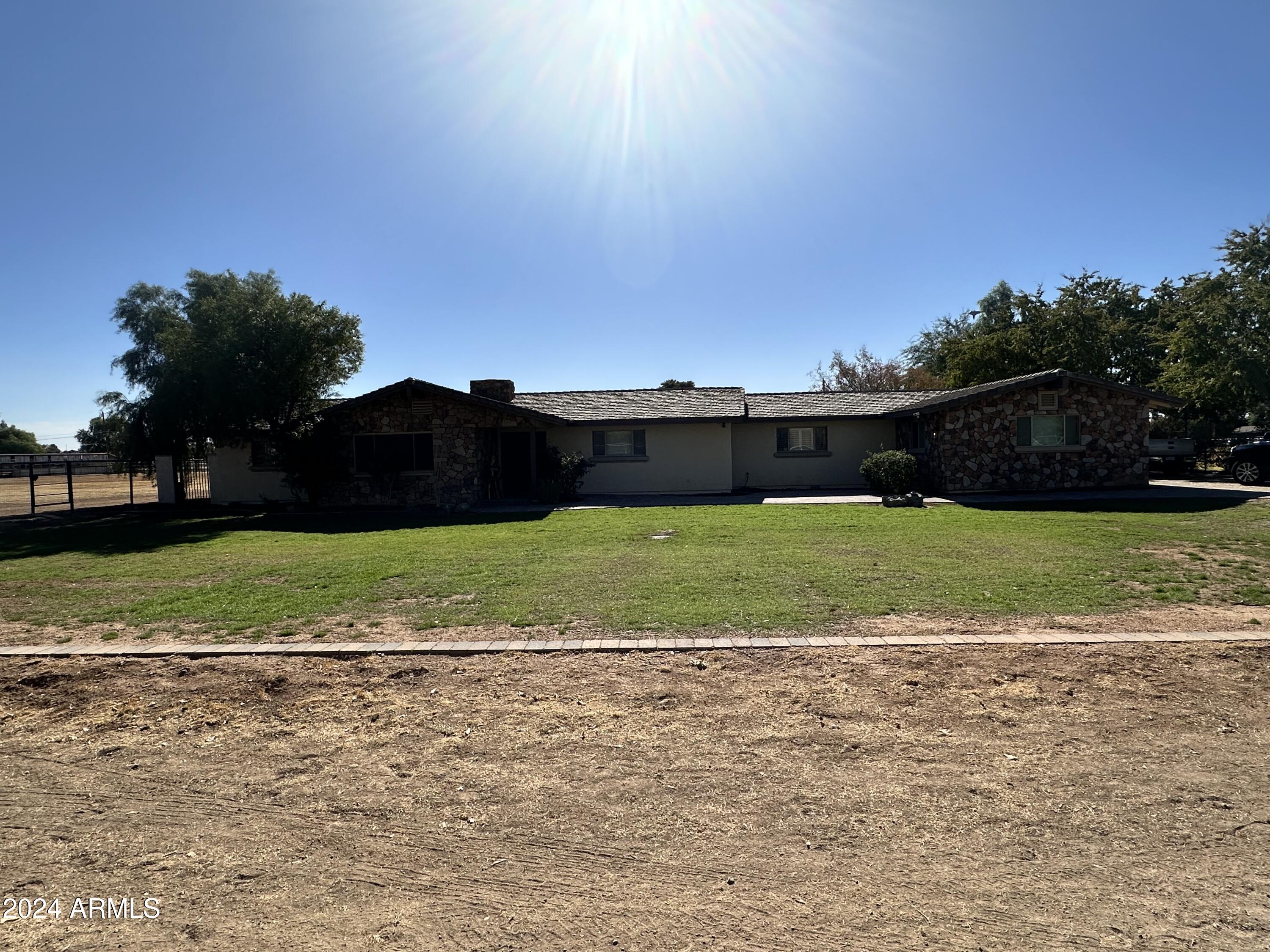 517 E PONY Lane