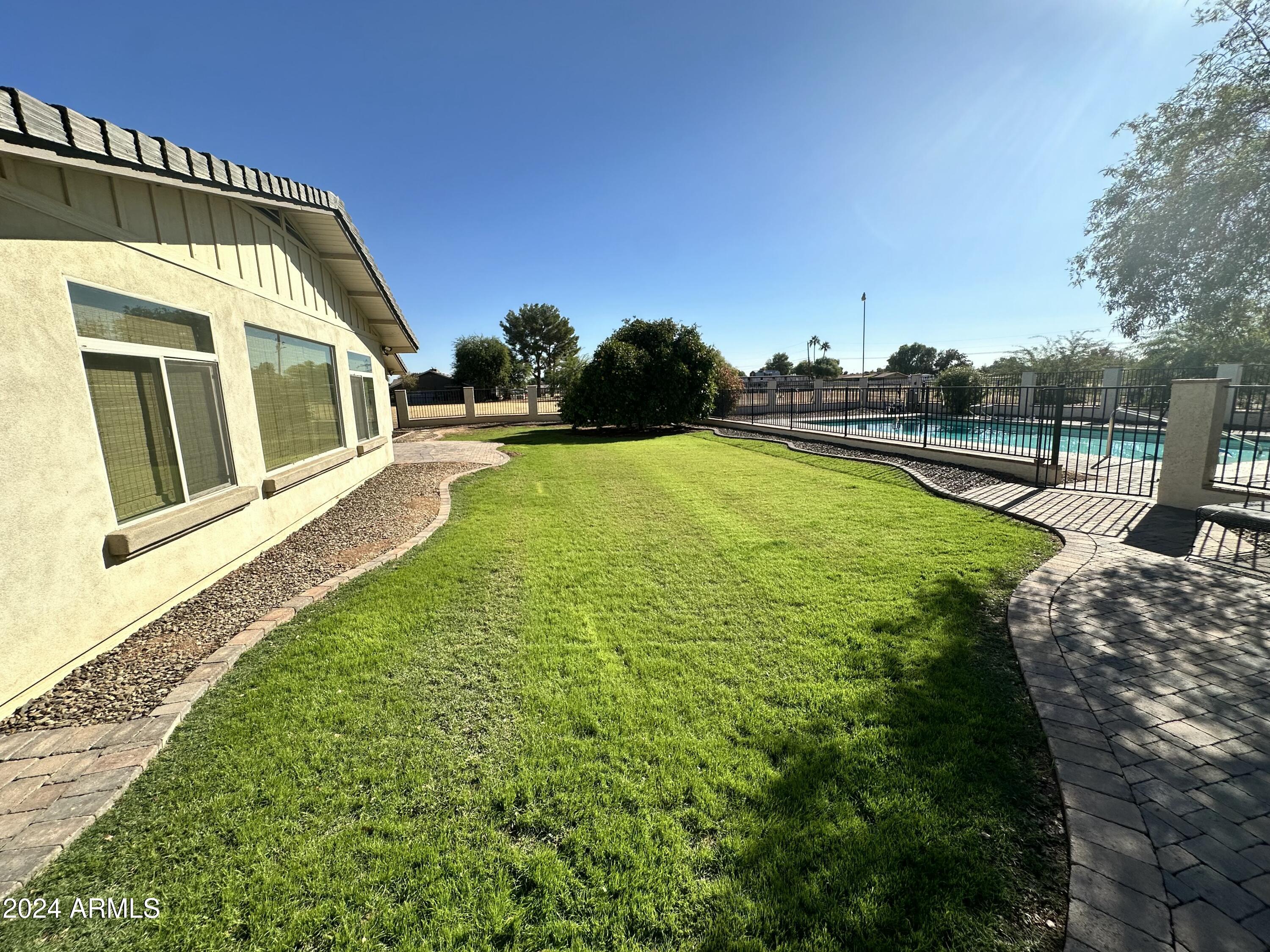 517 E PONY Lane