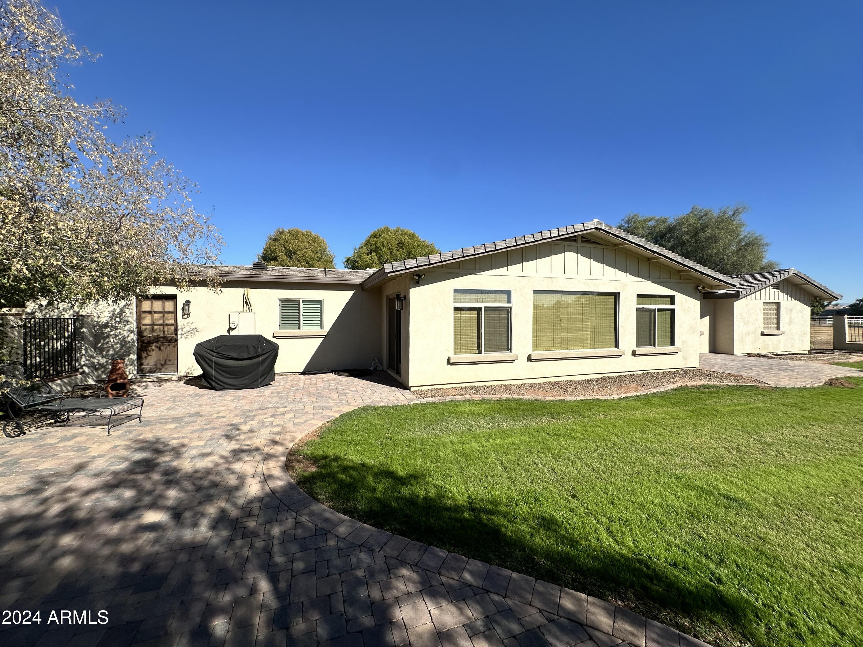 517 E PONY Lane