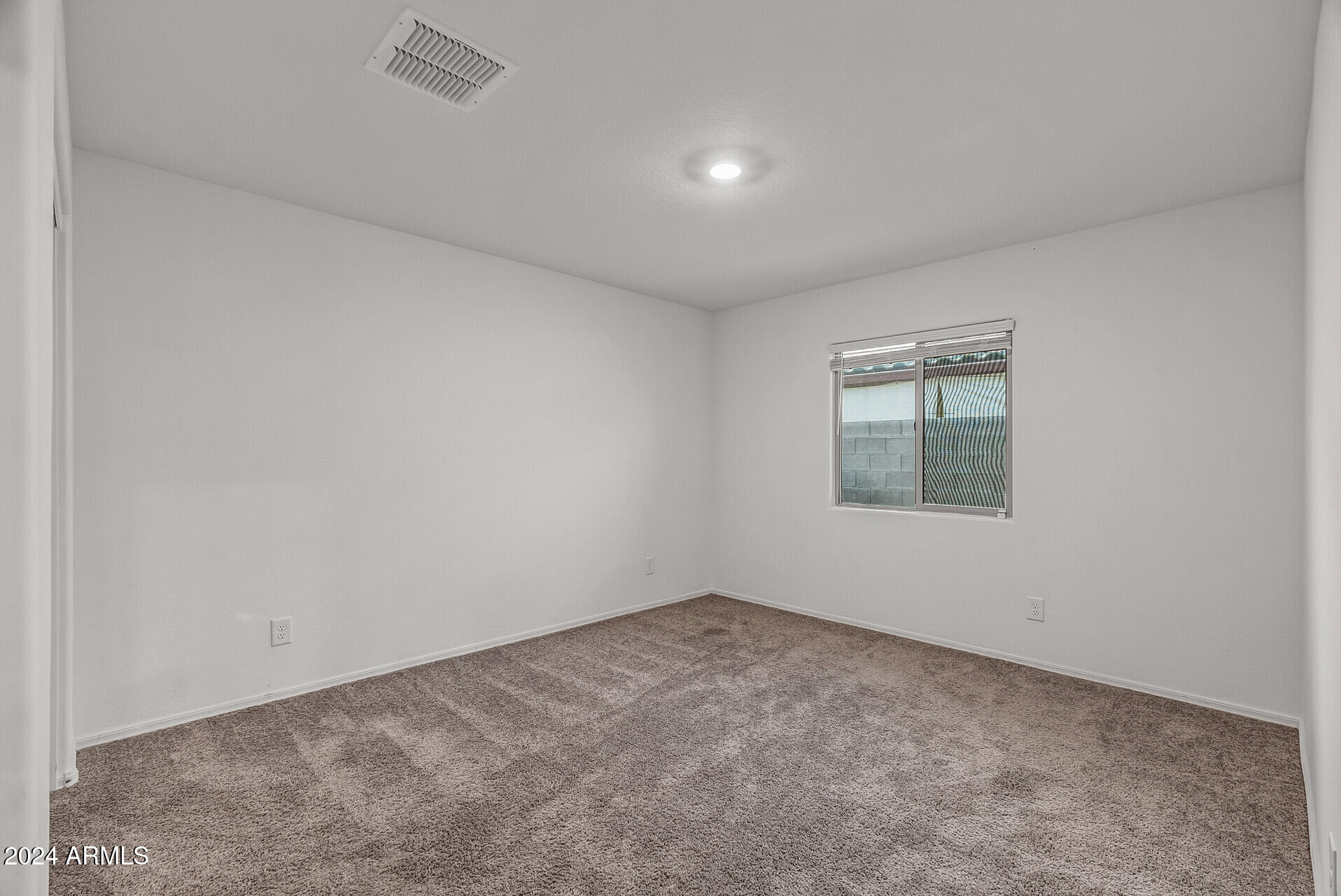 442 W BLACK HAWK Place