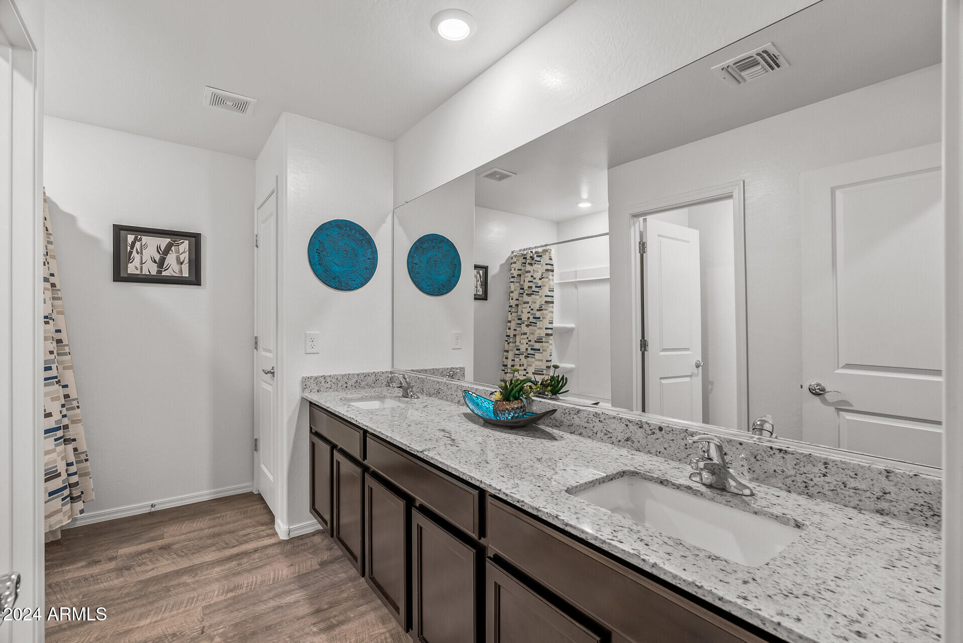 442 W BLACK HAWK Place