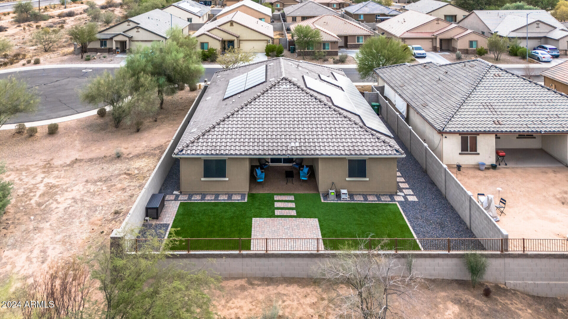 442 W BLACK HAWK Place