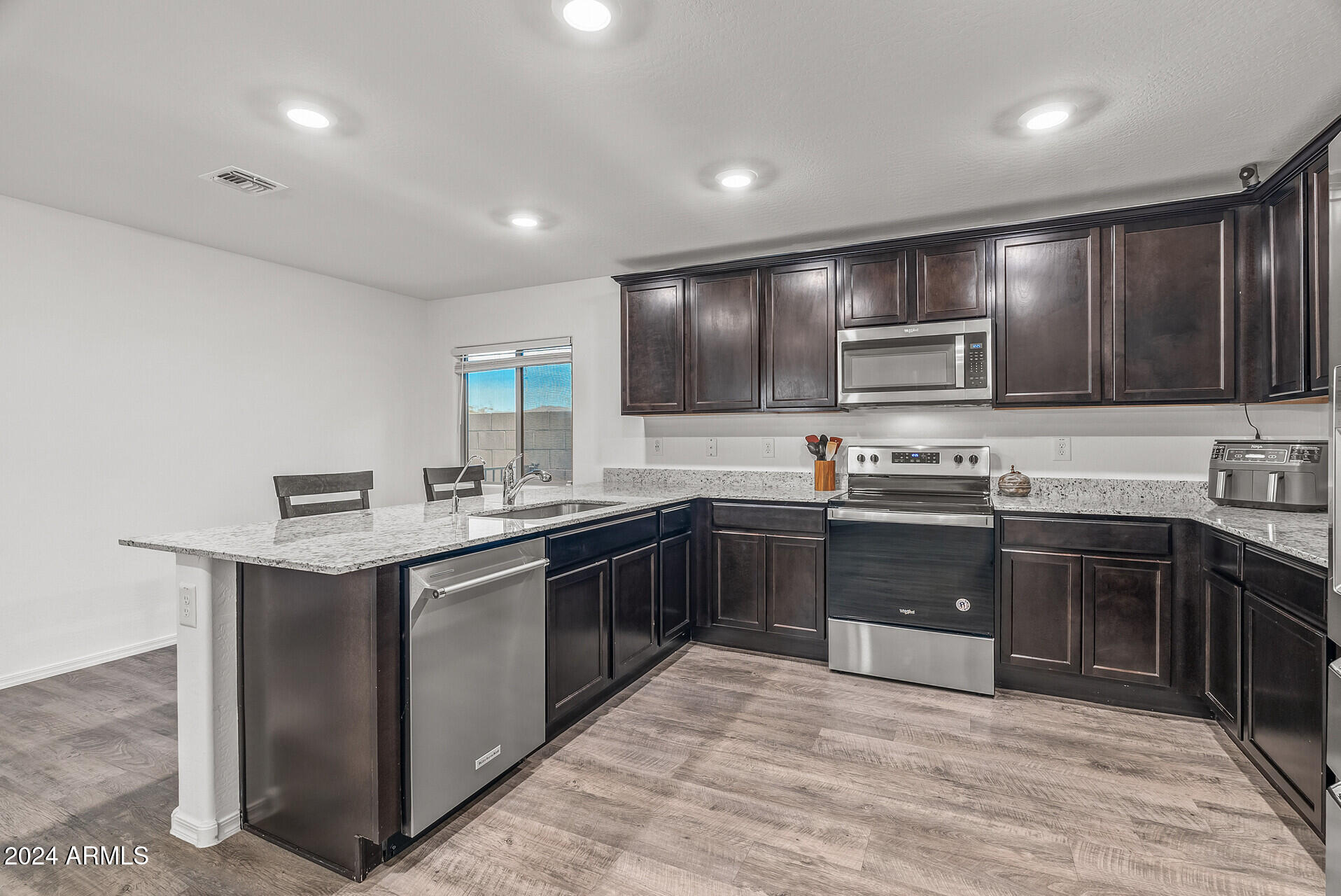 442 W BLACK HAWK Place