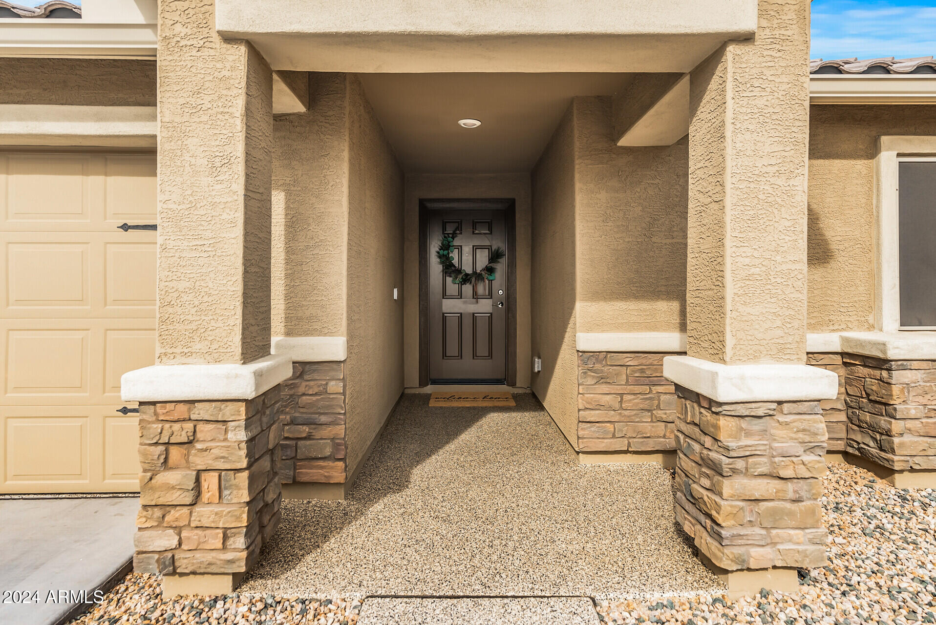 442 W BLACK HAWK Place