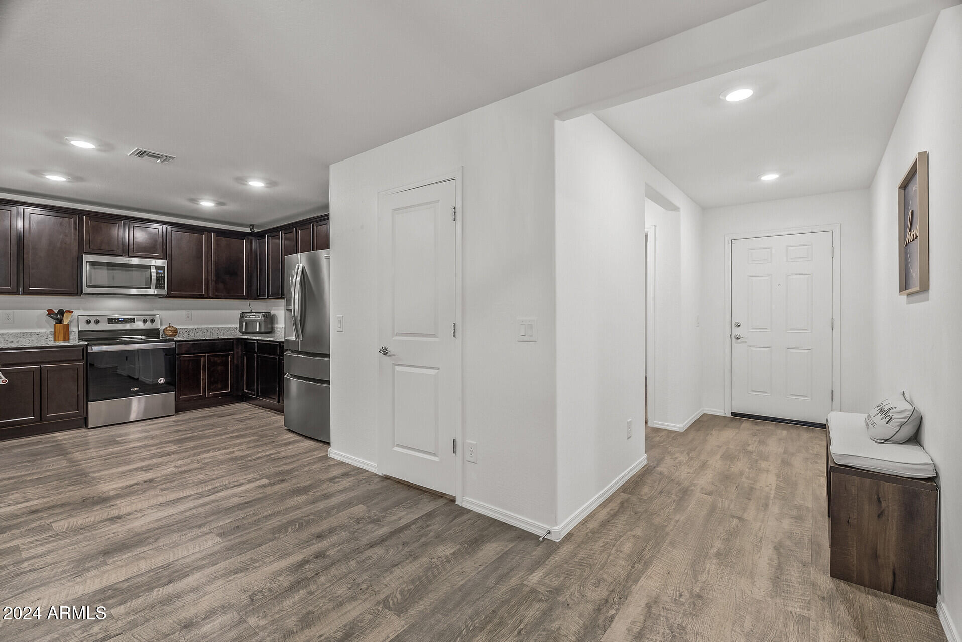 442 W BLACK HAWK Place