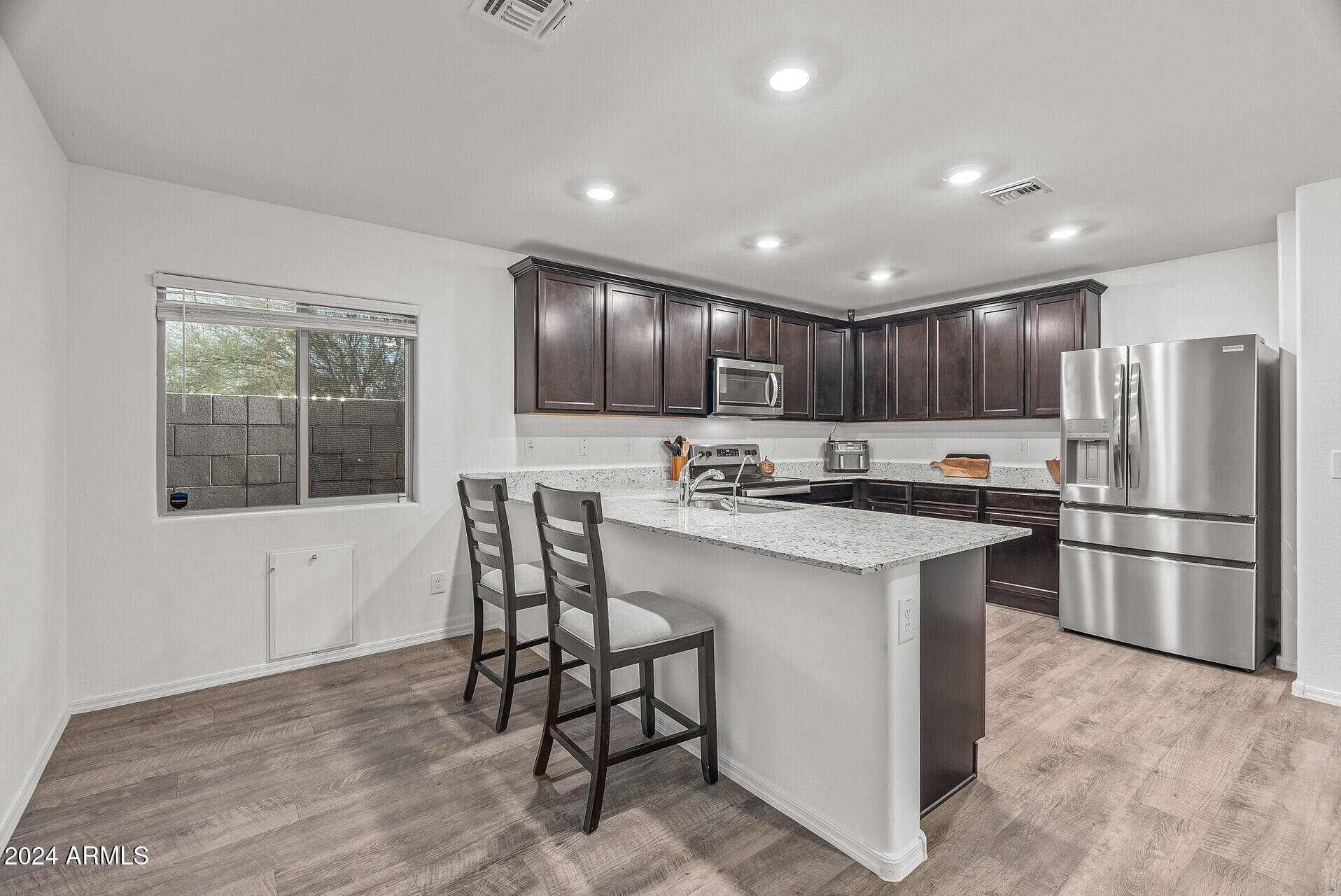 442 W BLACK HAWK Place