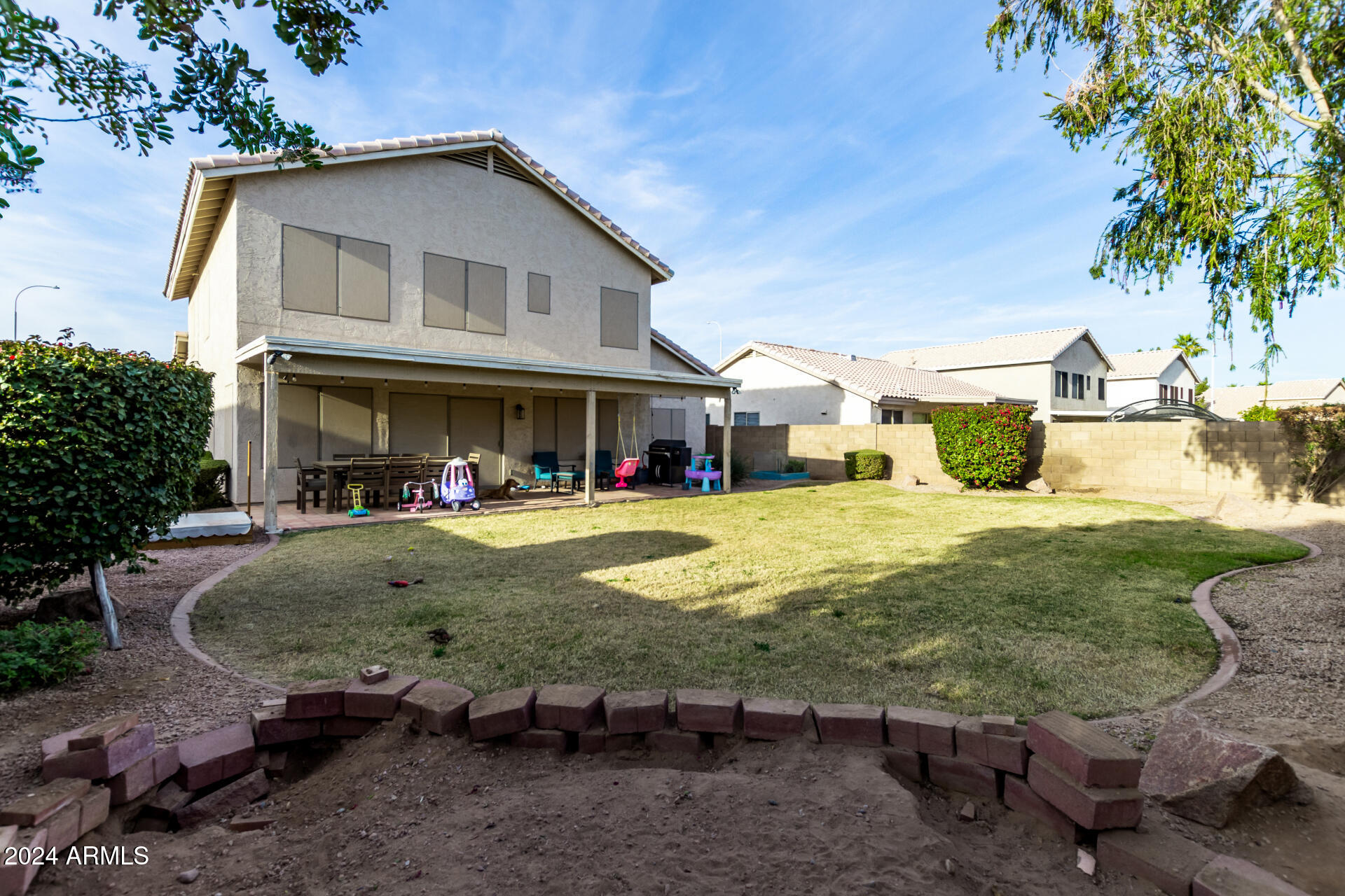1549 W LARK Drive