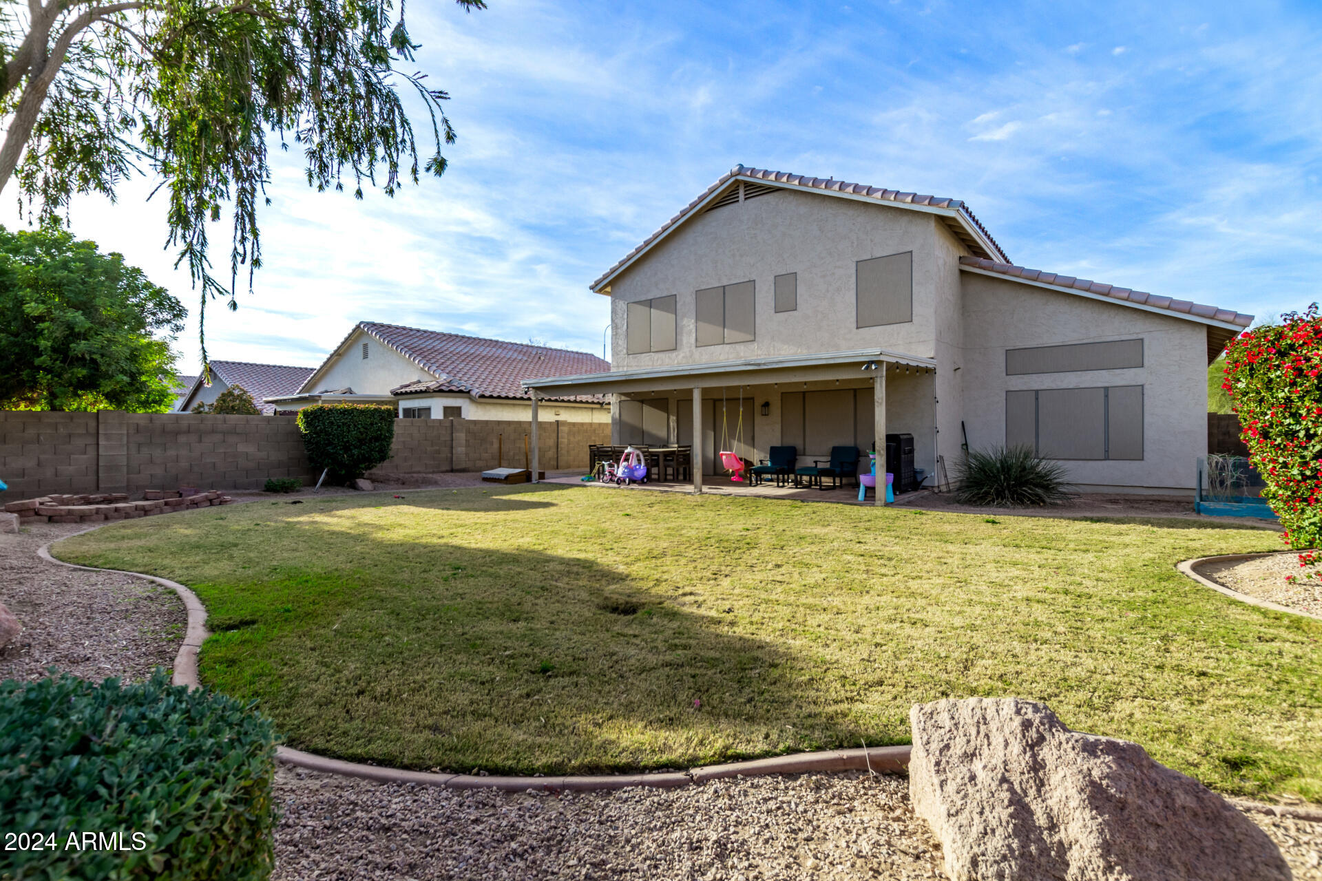 1549 W LARK Drive