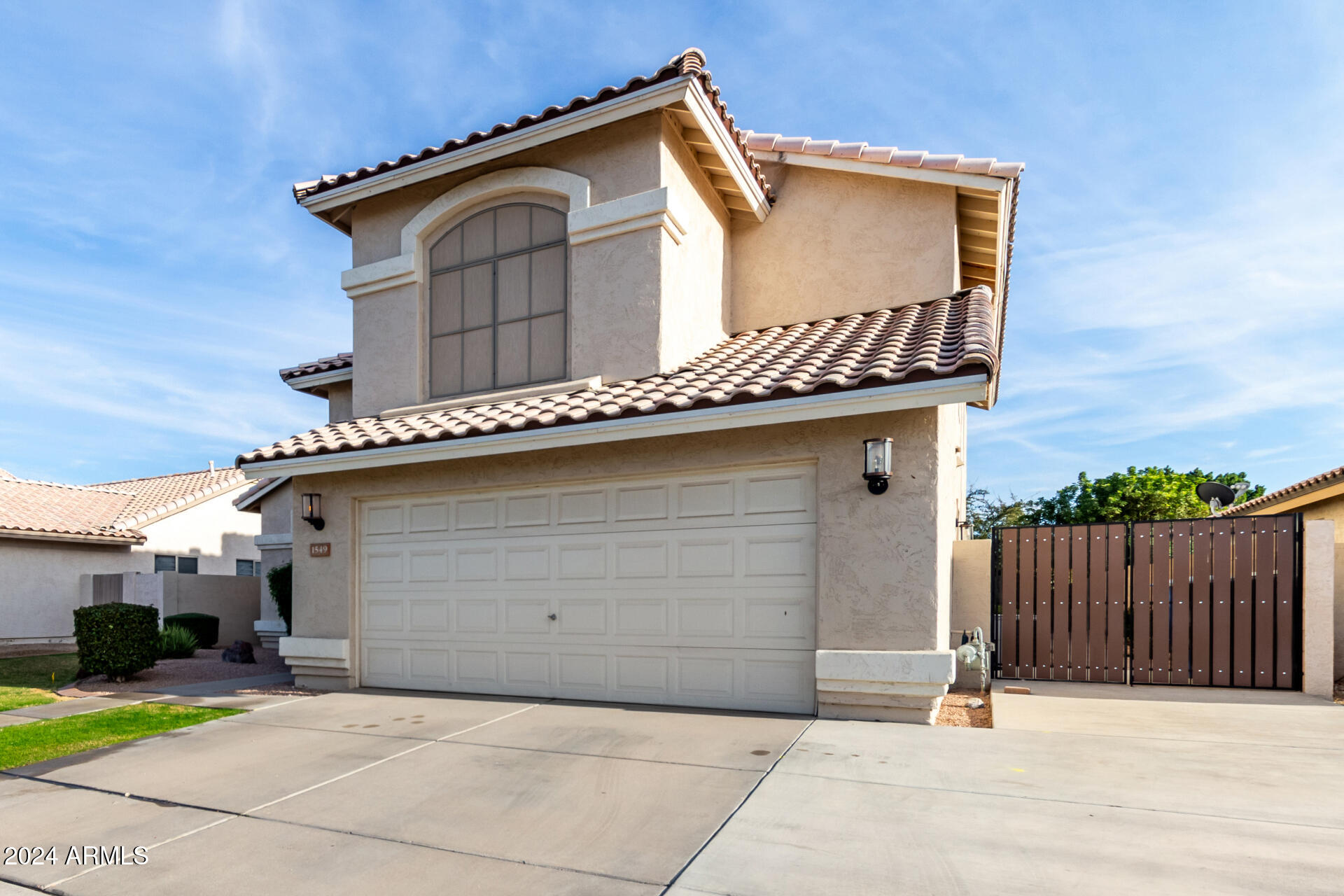1549 W LARK Drive