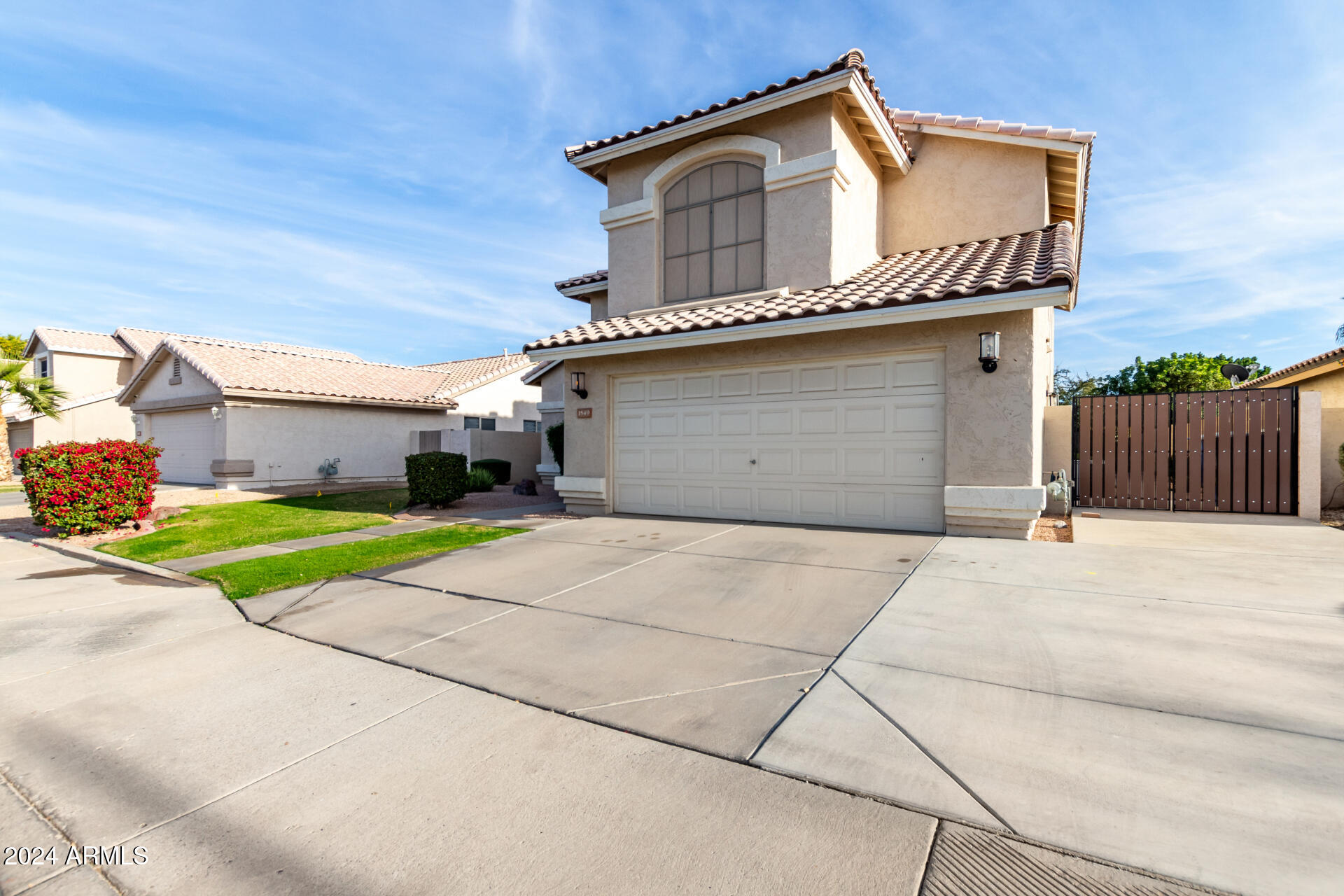 1549 W LARK Drive