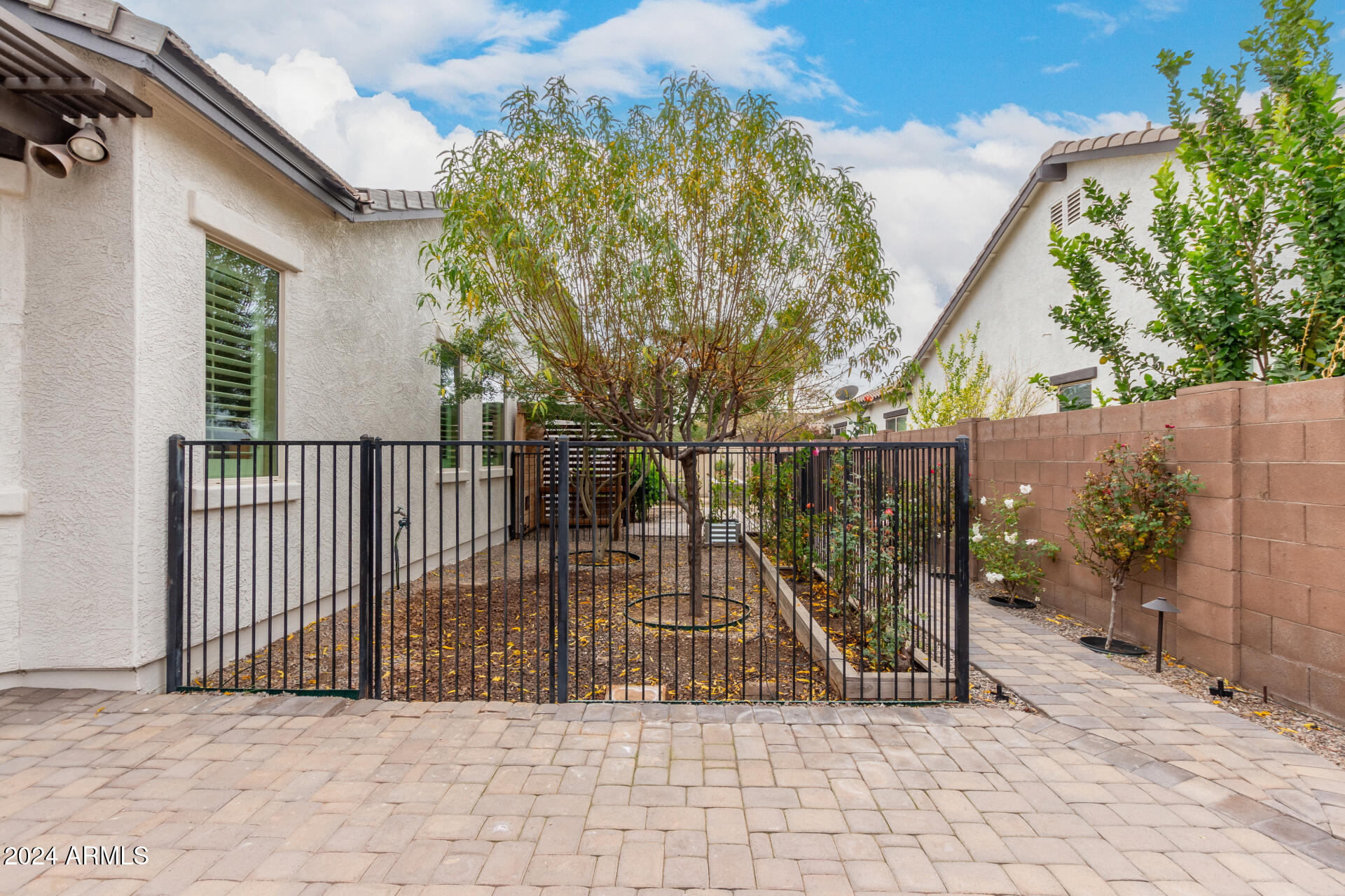 3150 E WARBLER Road