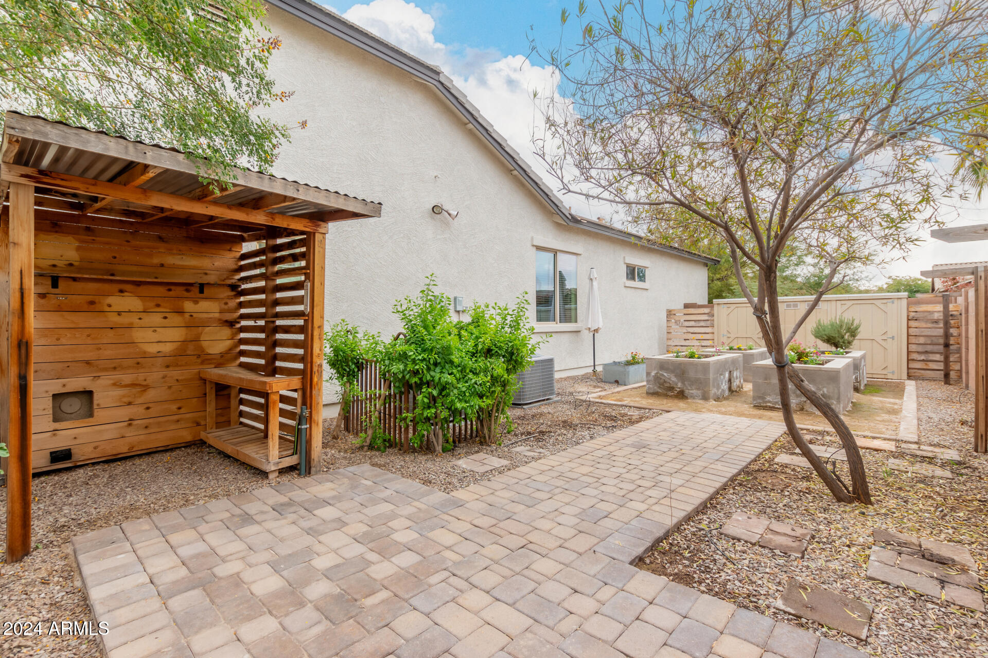 3150 E WARBLER Road