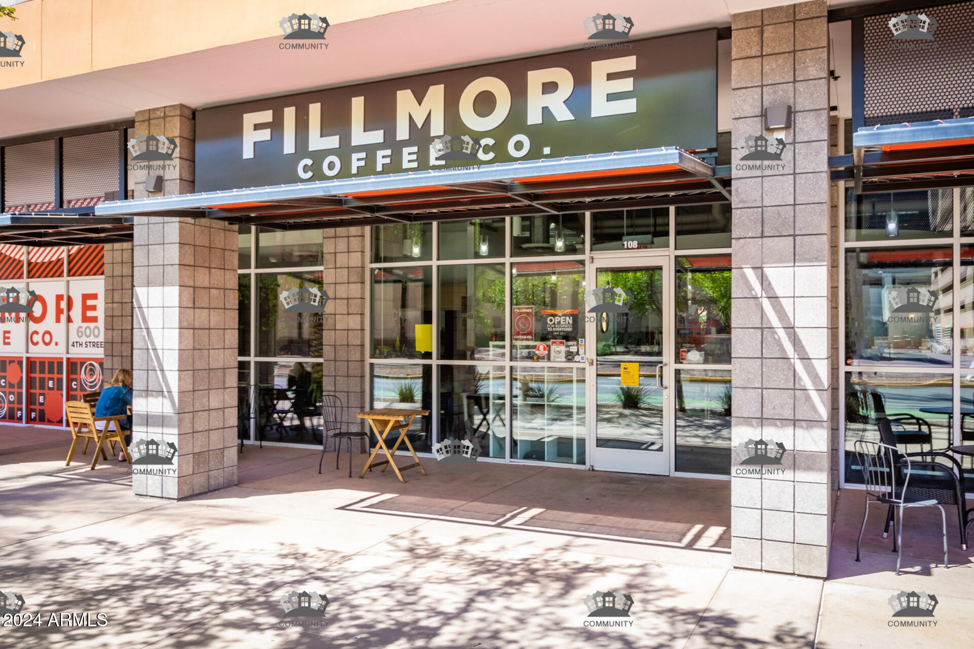 1518 W MONROE Street -