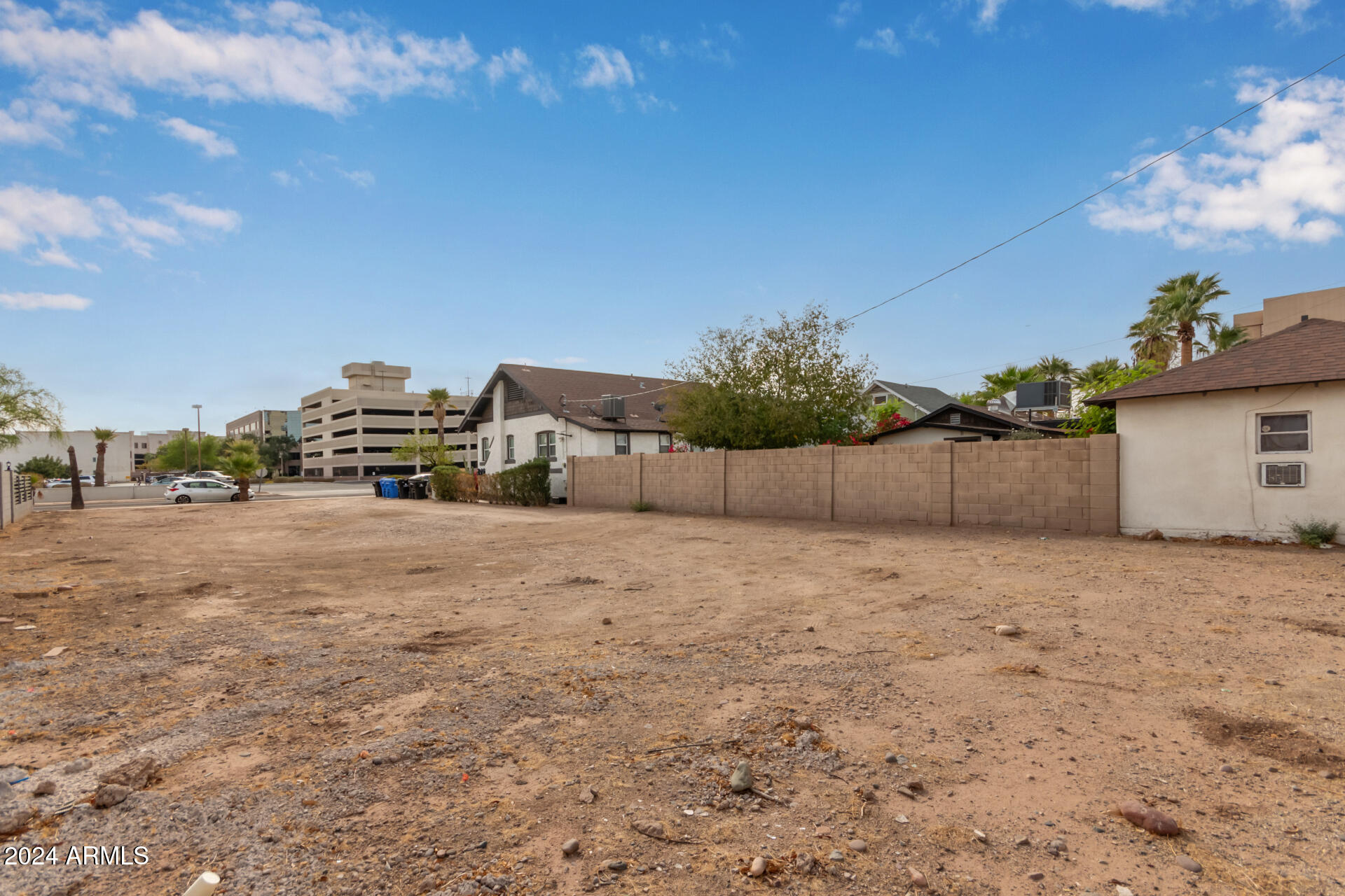 1518 W MONROE Street -