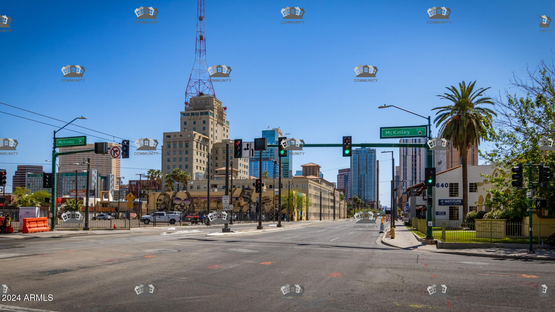 1518 W MONROE Street -