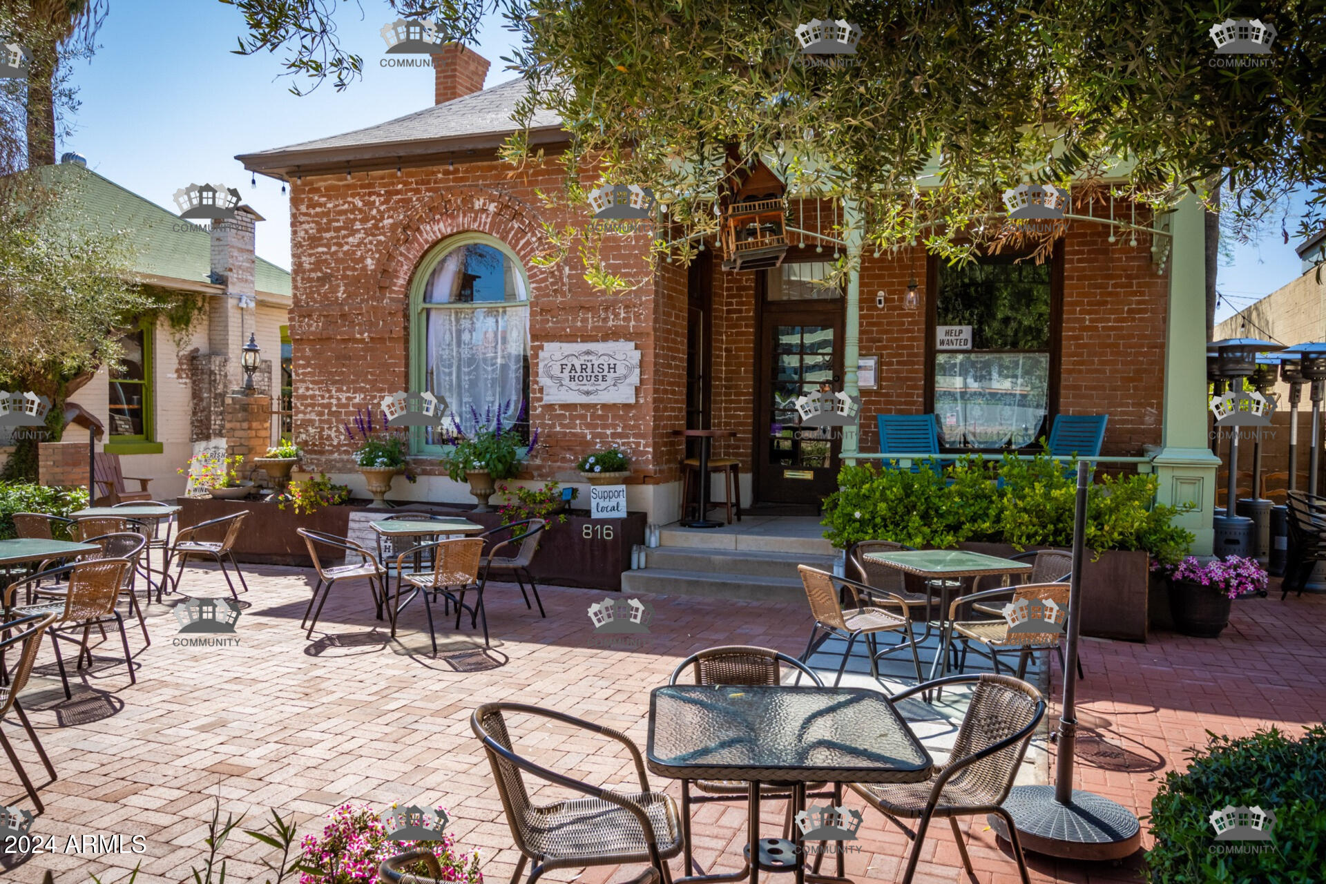 1518 W MONROE Street -