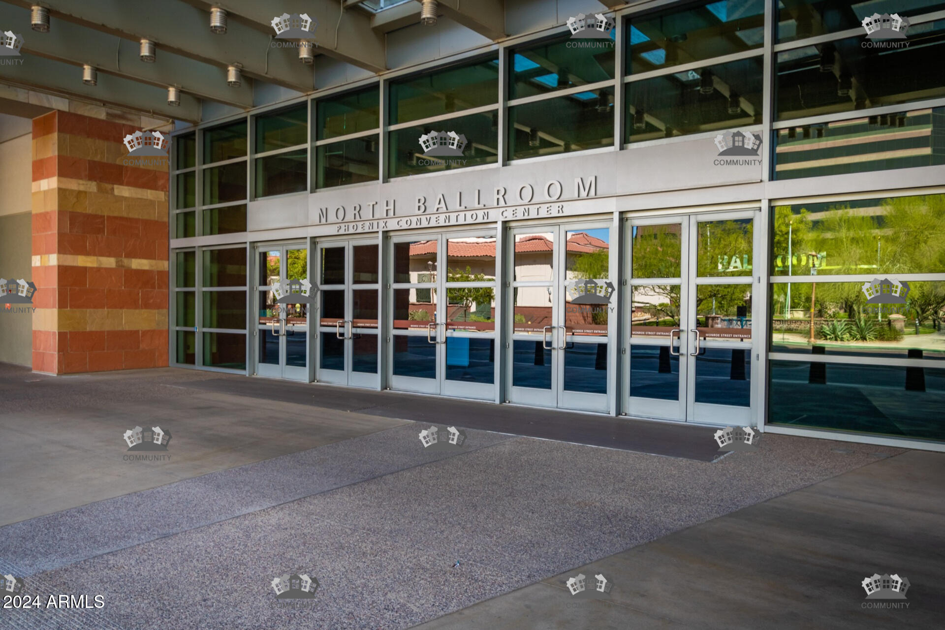 1518 W MONROE Street -