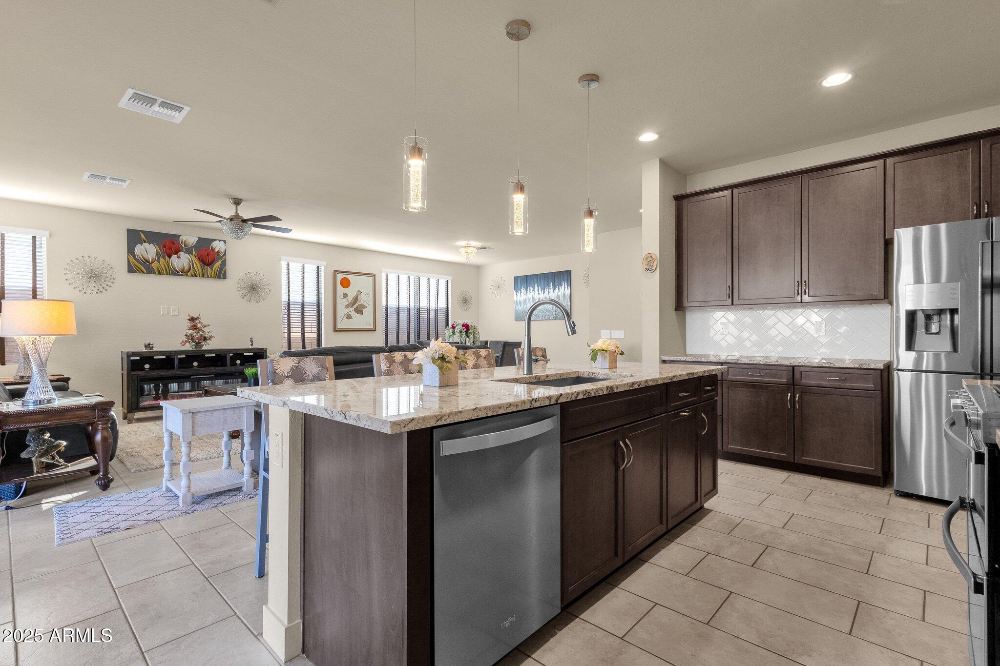 1520 W Sonoqui Boulevard