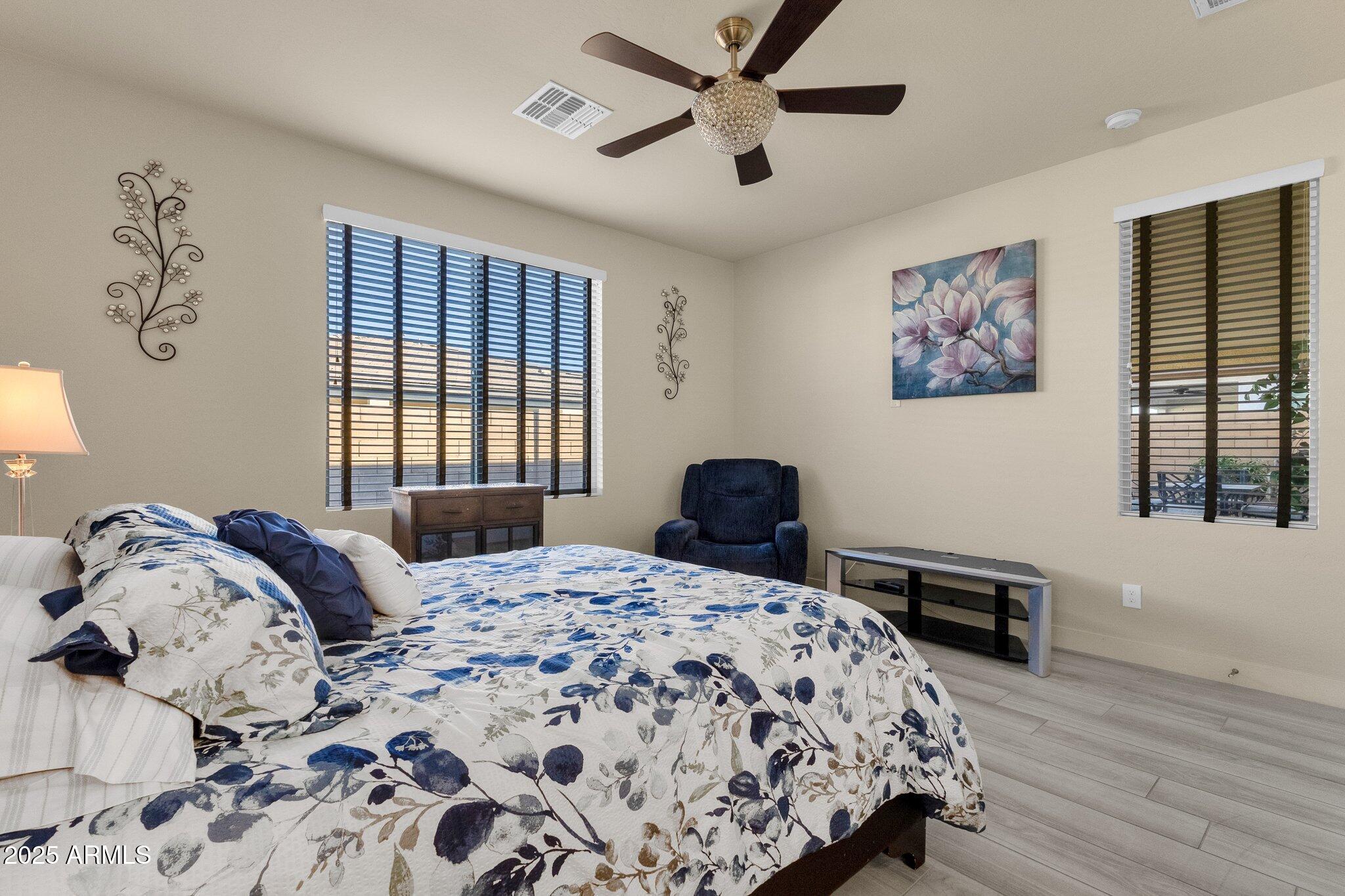 1520 W Sonoqui Boulevard