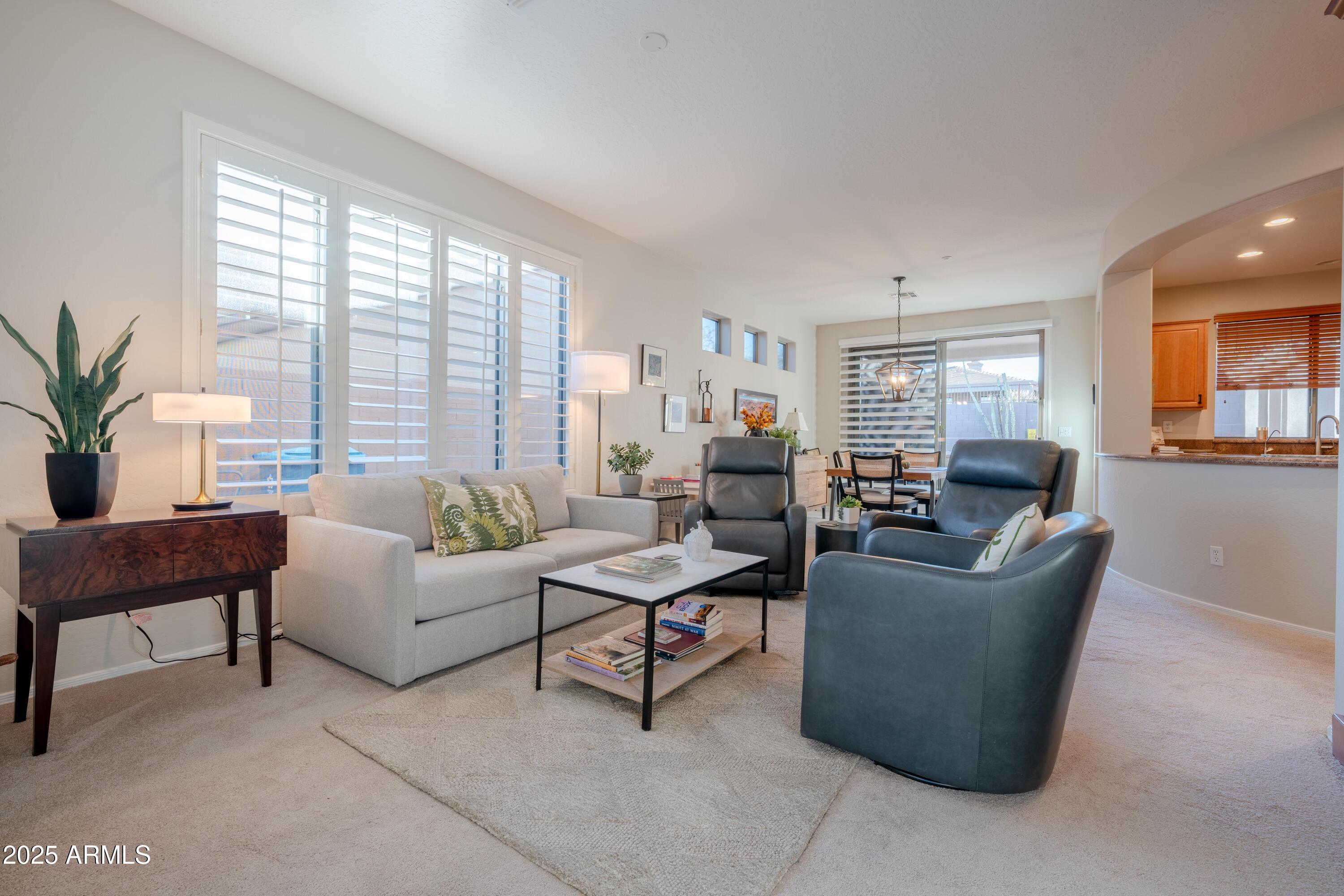 41226 N ROLLING GREEN Way