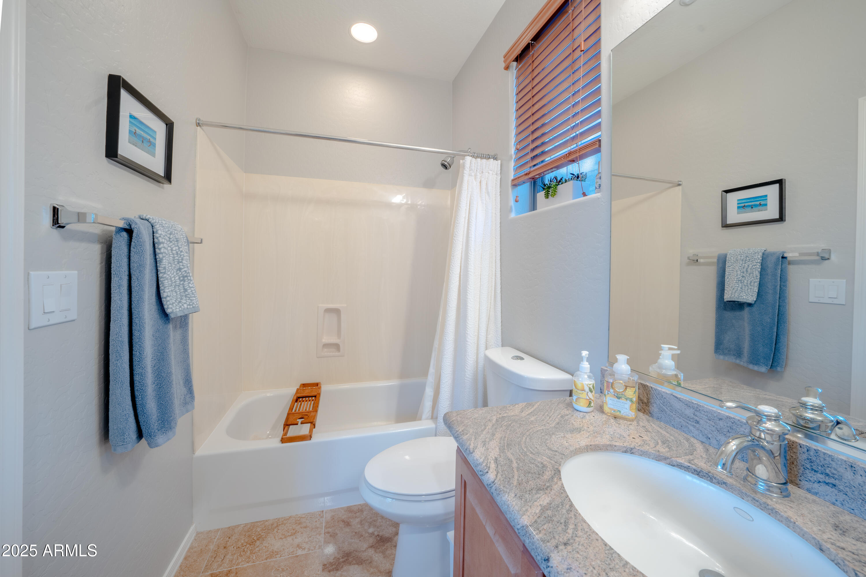 41226 N ROLLING GREEN Way
