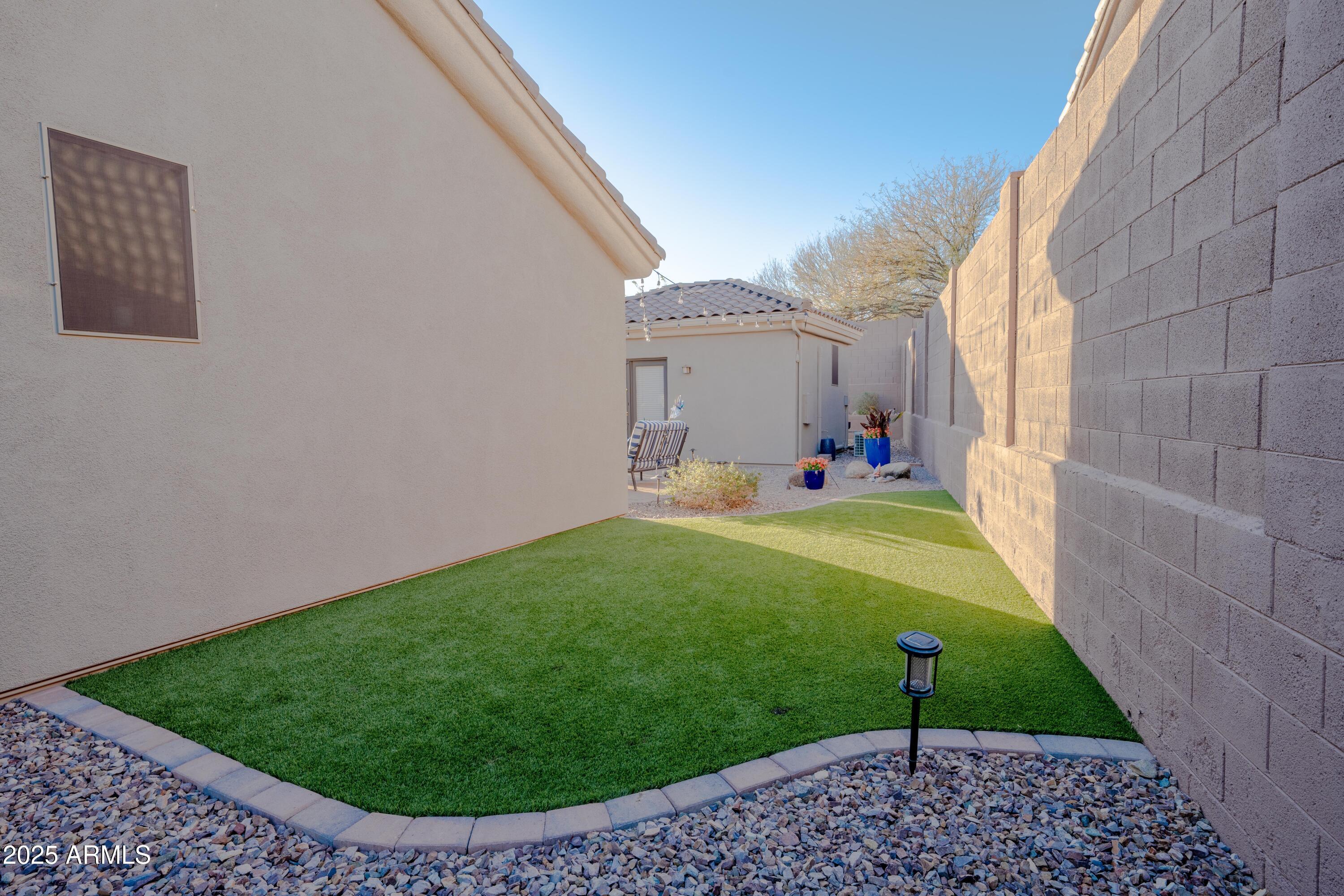 41226 N ROLLING GREEN Way