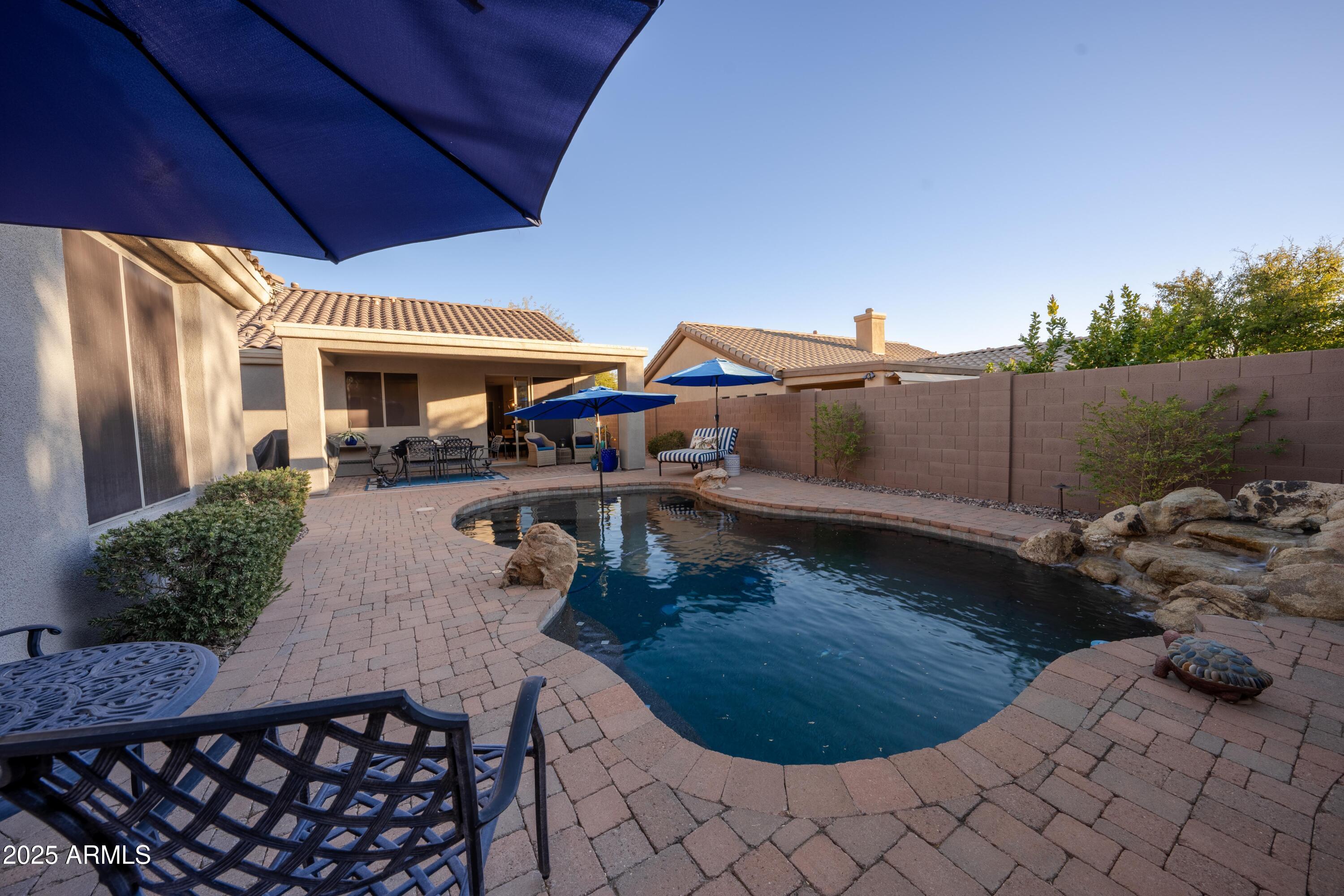 41226 N ROLLING GREEN Way