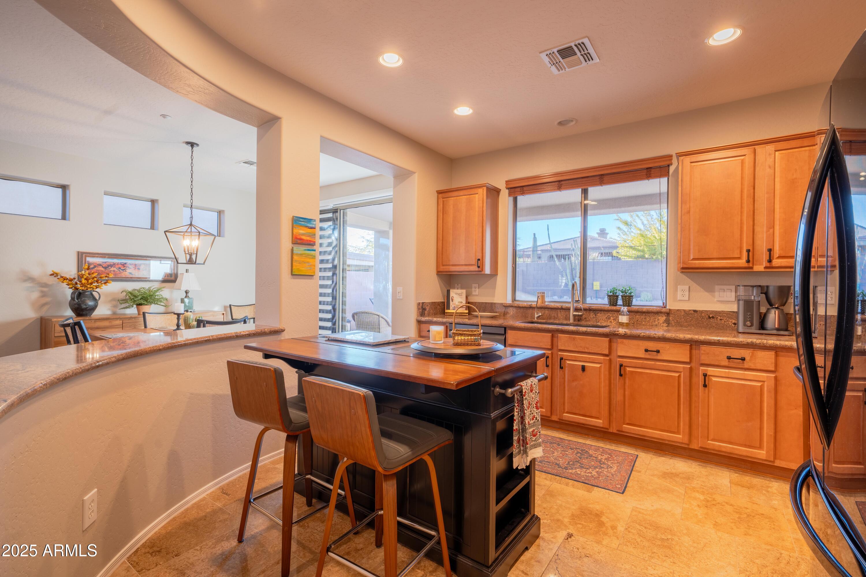 41226 N ROLLING GREEN Way