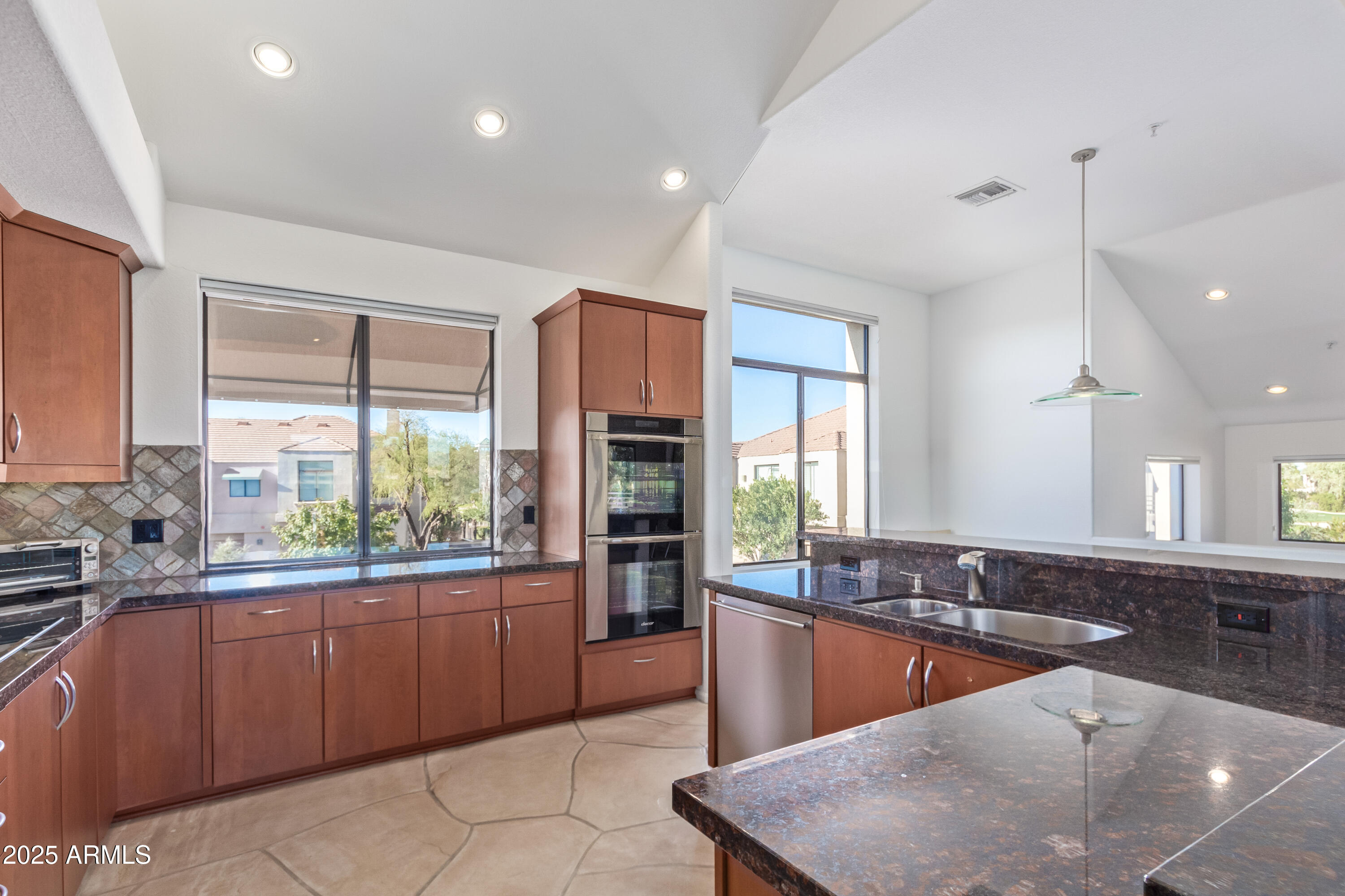8989 N GAINEY CENTER Drive 222
