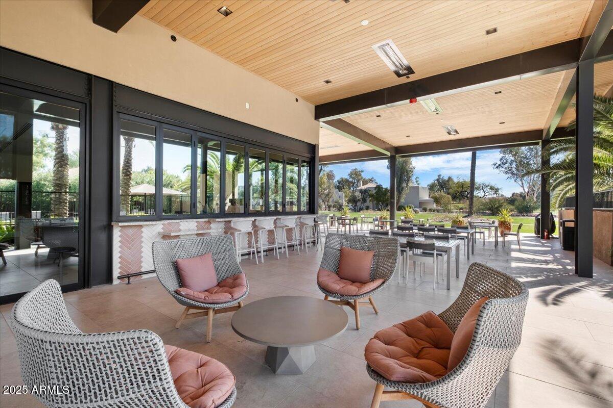 8989 N GAINEY CENTER Drive 222