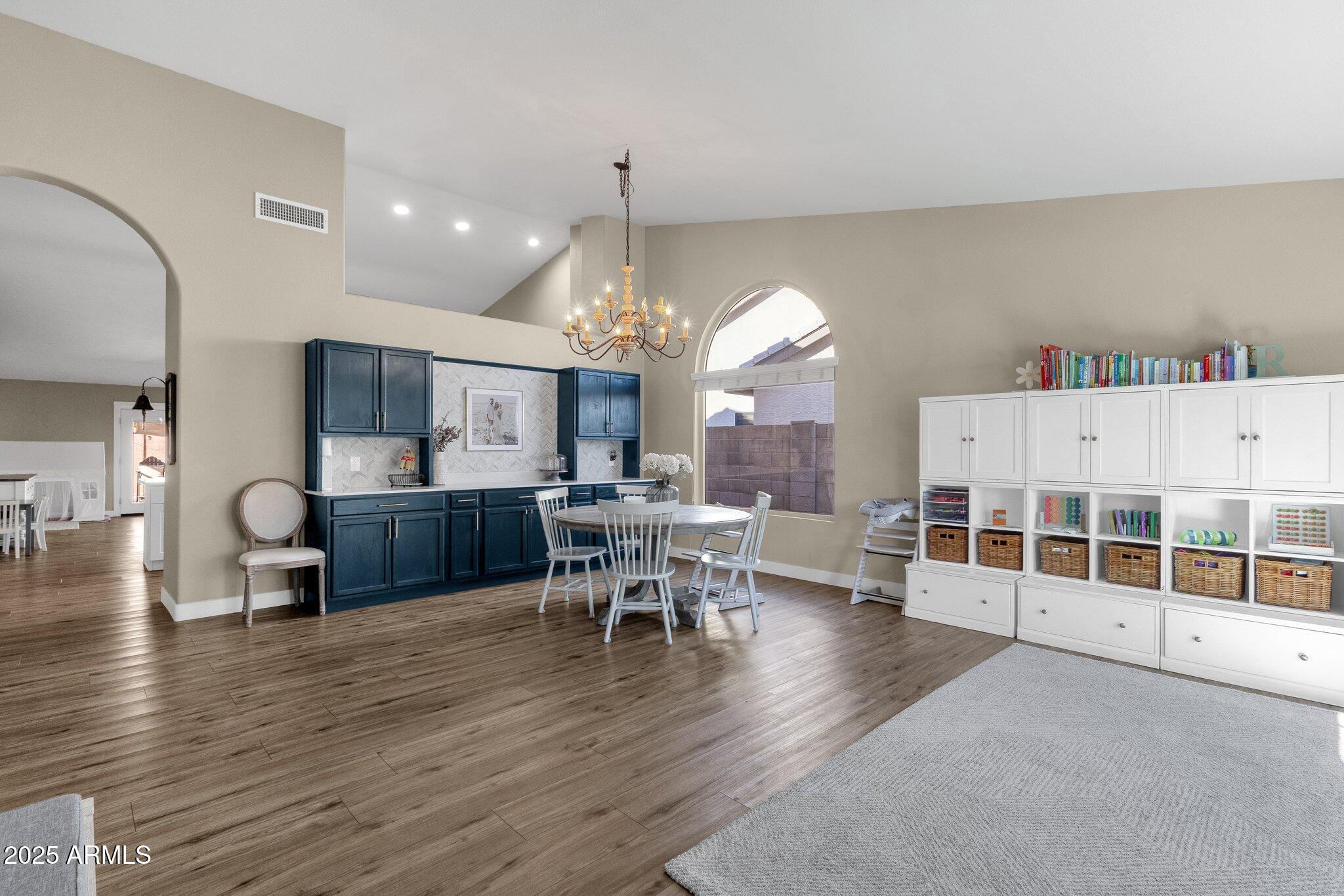 3844 W MISTY WILLOW Lane