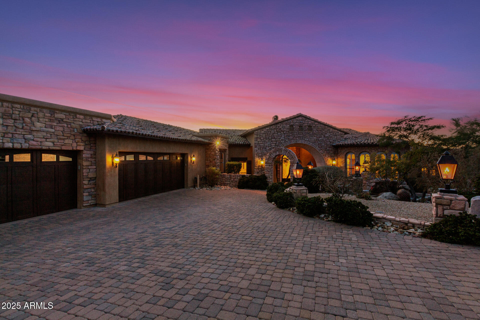 4208 N VIA COBRE Circle
