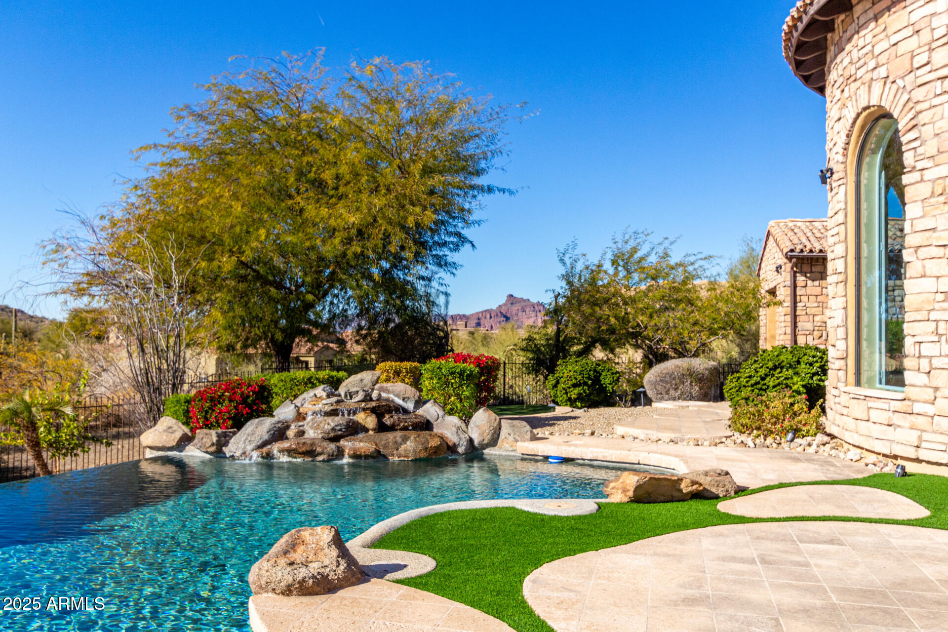4208 N VIA COBRE Circle