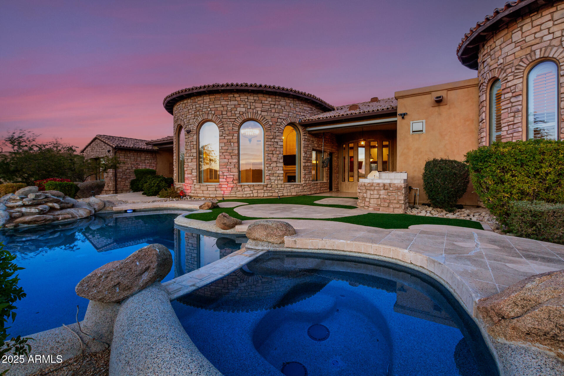 4208 N VIA COBRE Circle