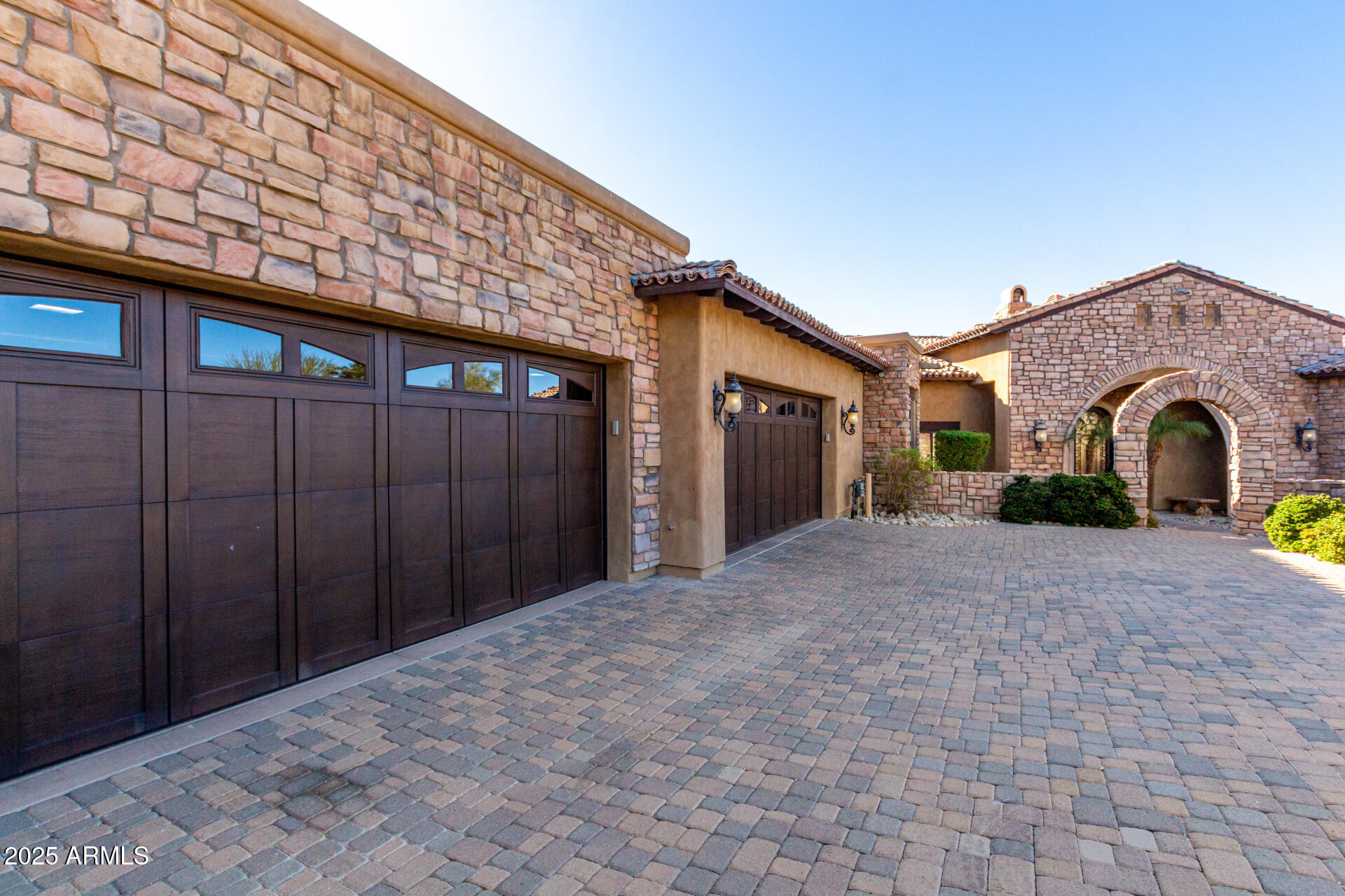 4208 N VIA COBRE Circle