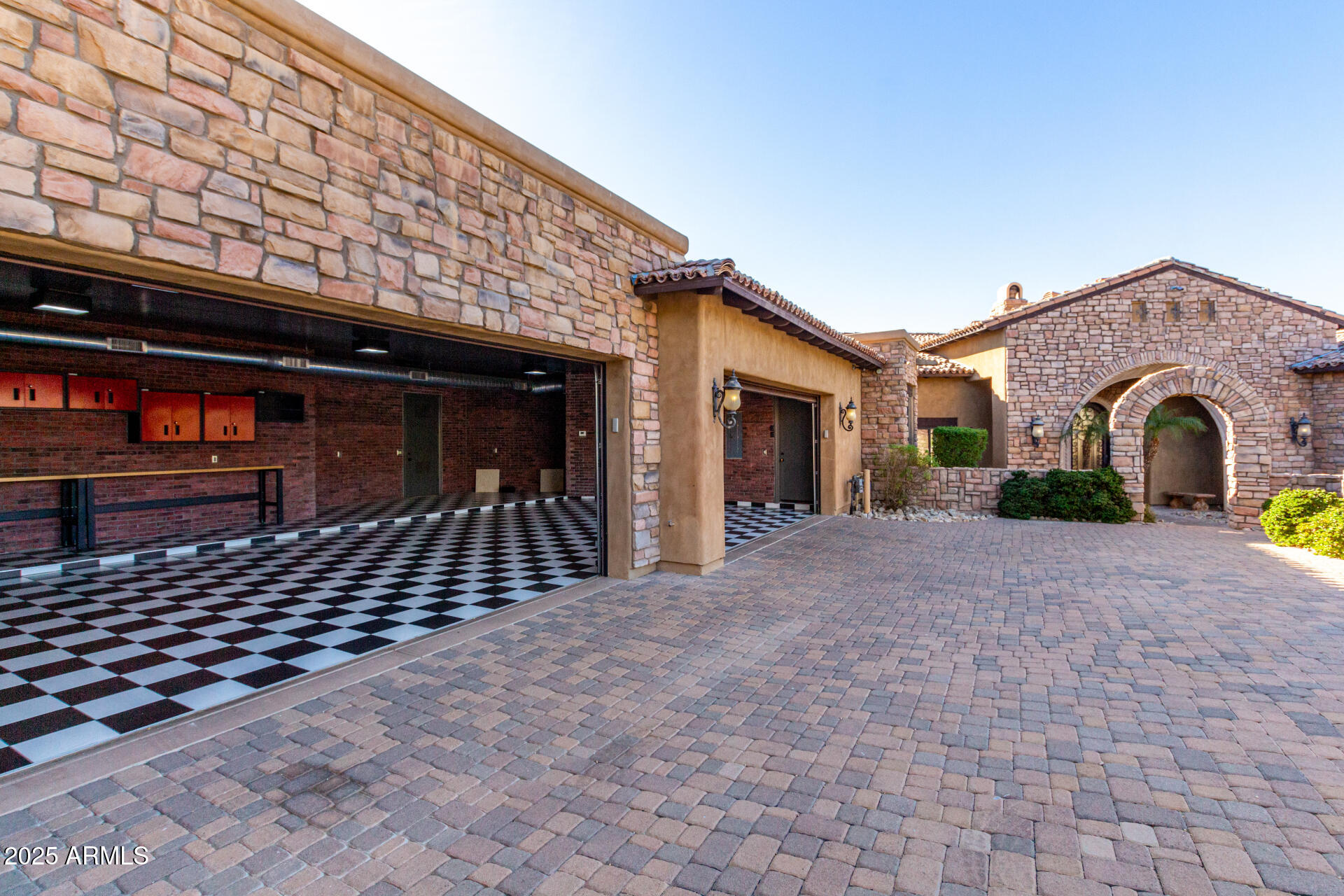 4208 N VIA COBRE Circle