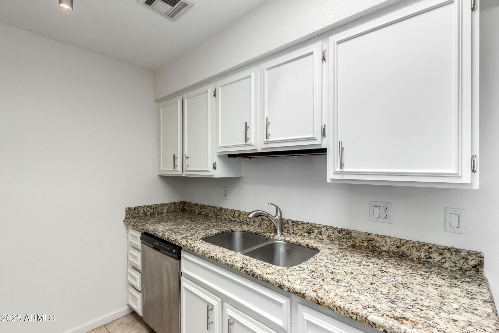 501 W HONONEGH Drive 2