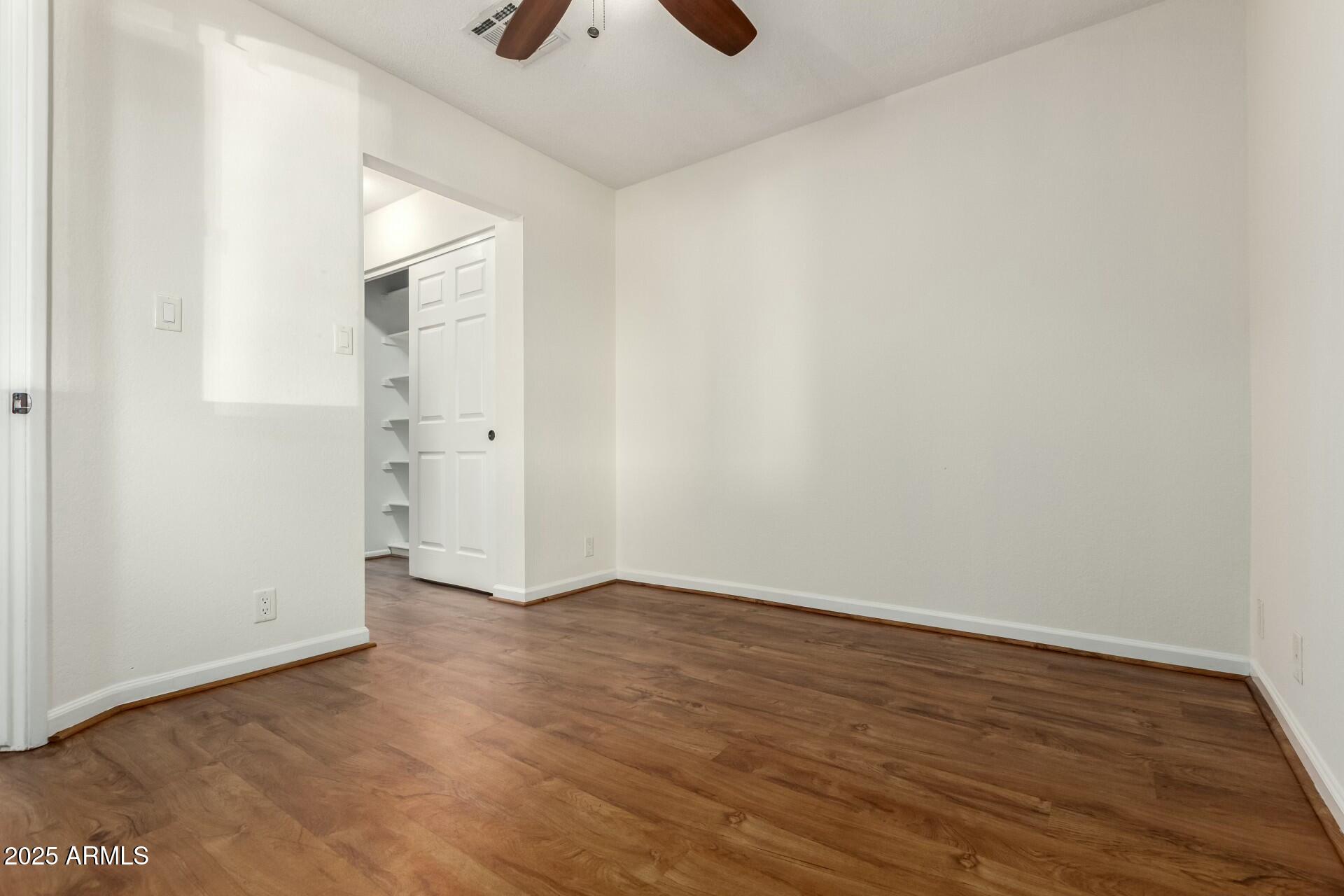 501 W HONONEGH Drive 2