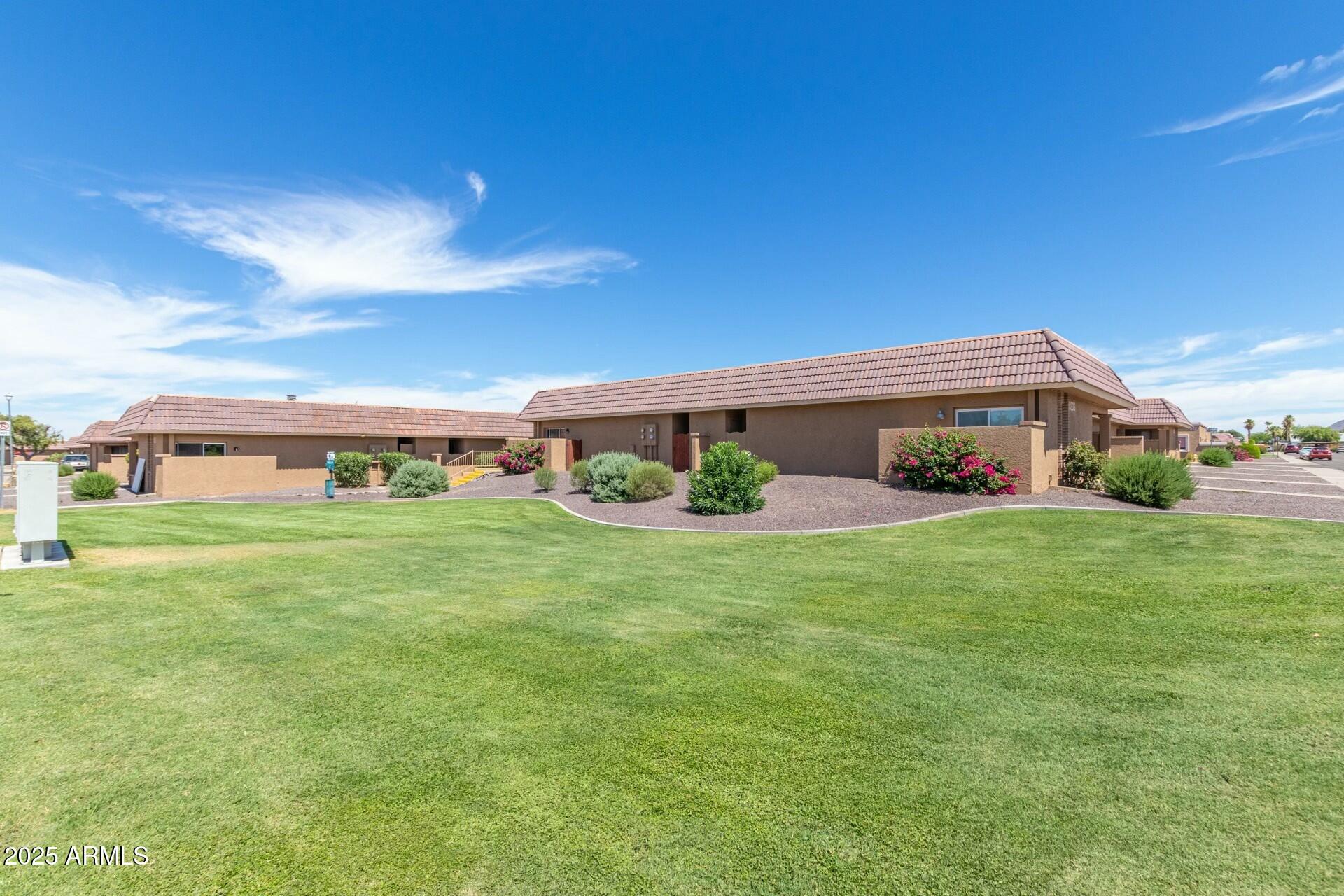 501 W HONONEGH Drive 2