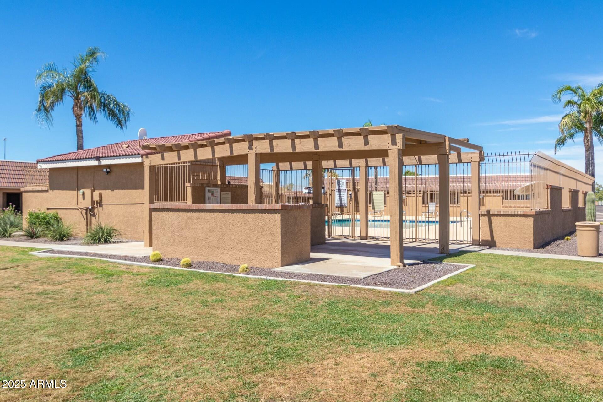 501 W HONONEGH Drive 2