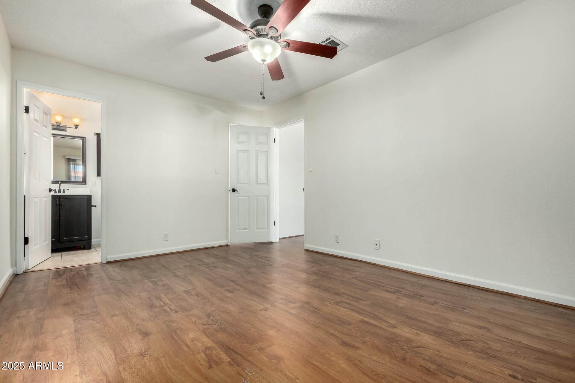 501 W HONONEGH Drive 2
